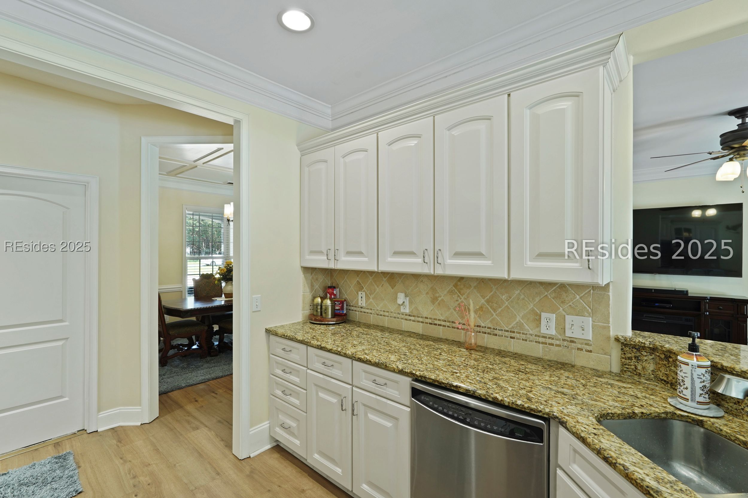 7 Maypop Court