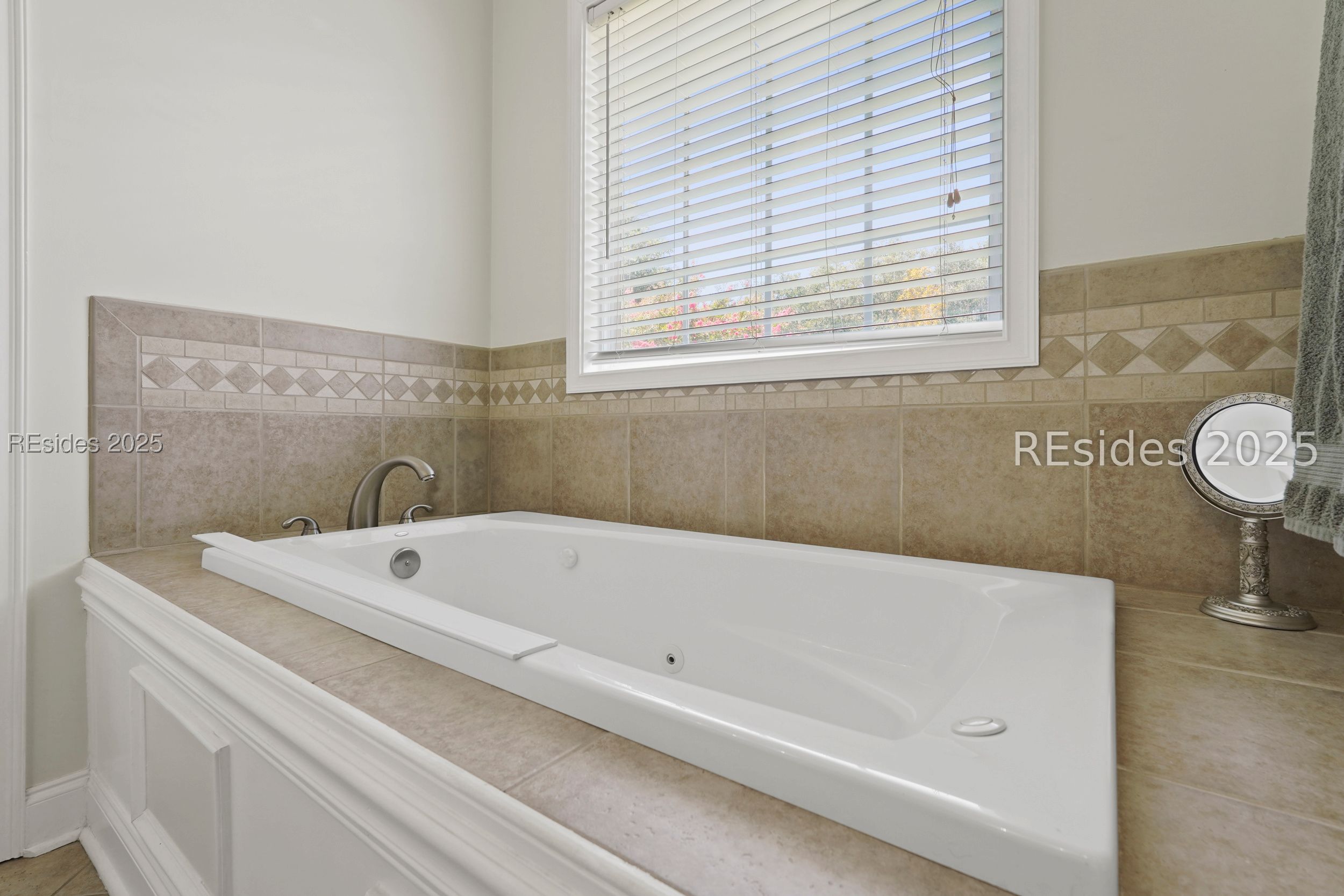7 Maypop Court