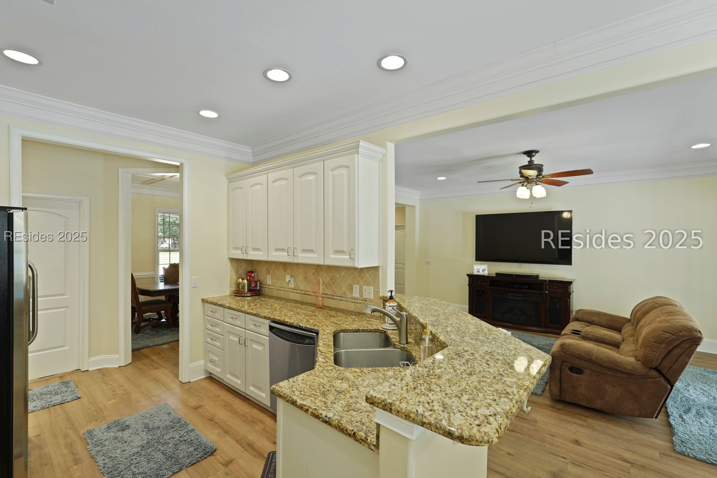 7 Maypop Court