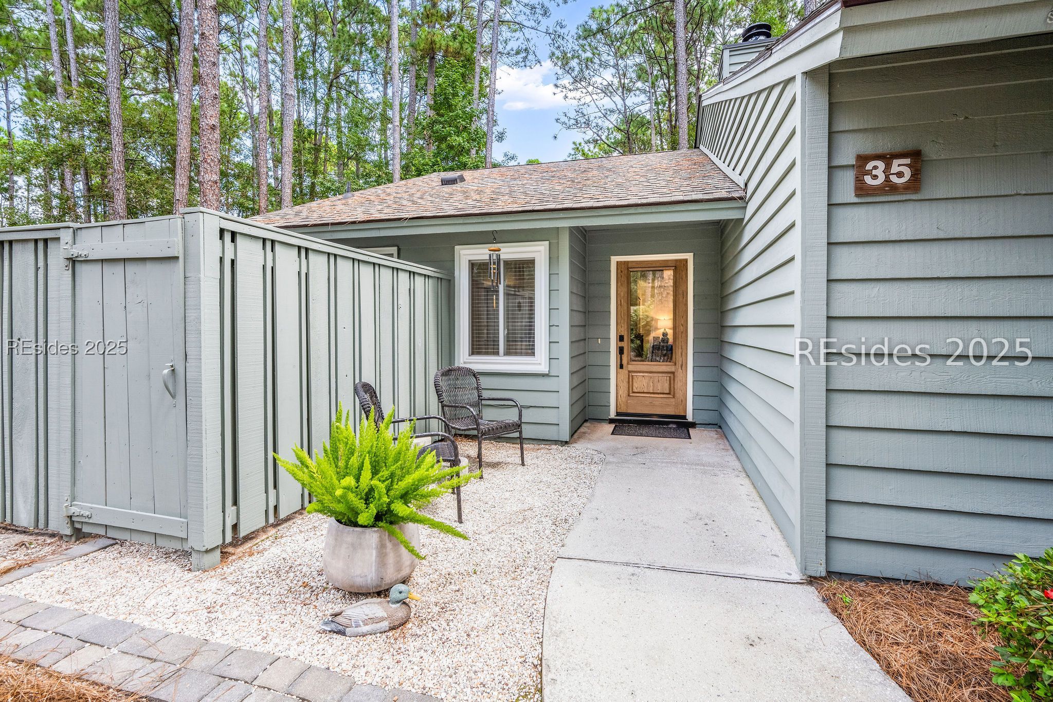 35 Fernwood Court