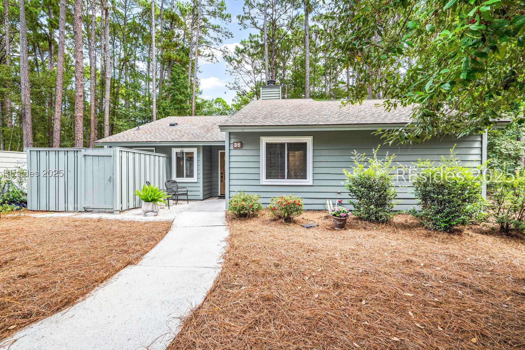 35 Fernwood Court