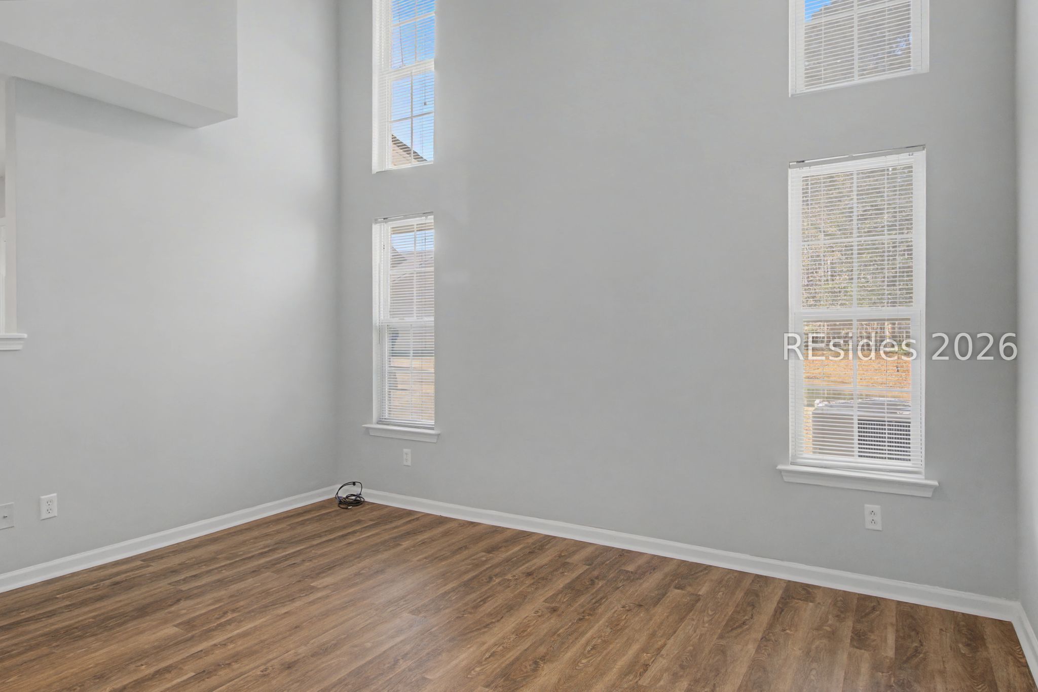 404 EAST Avenue