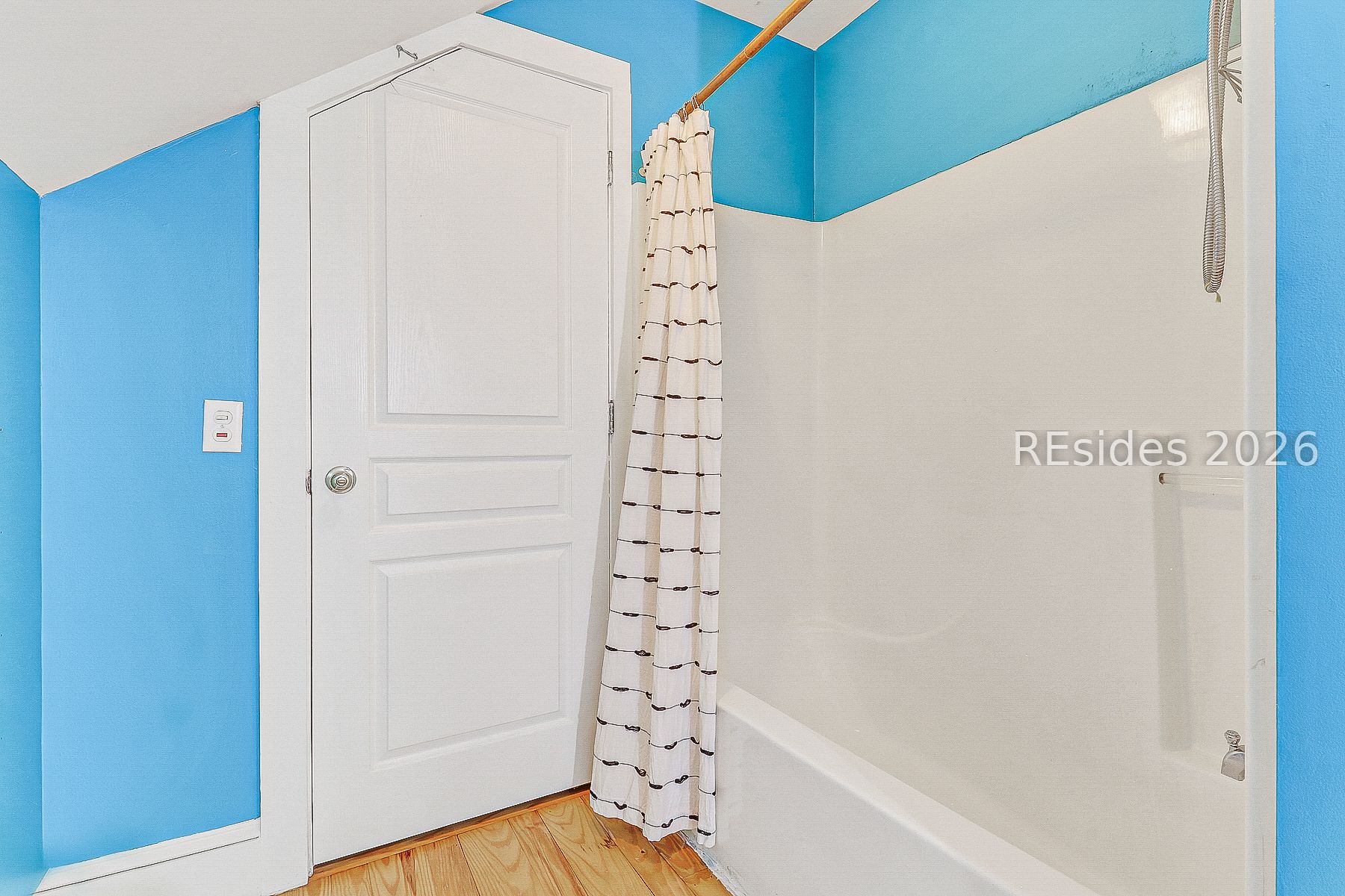 19 Salt Wind Way