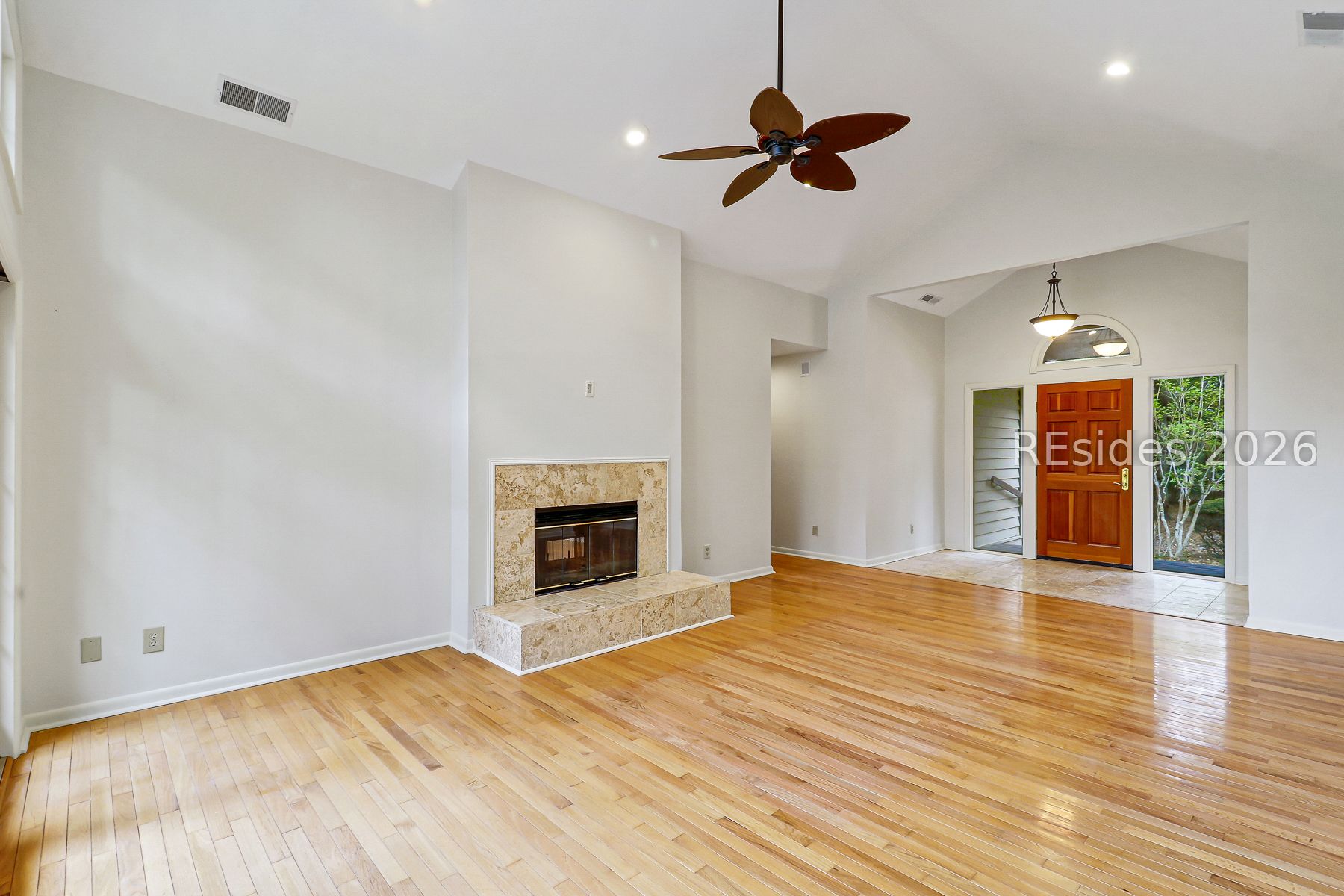 5 Narragansett Lane