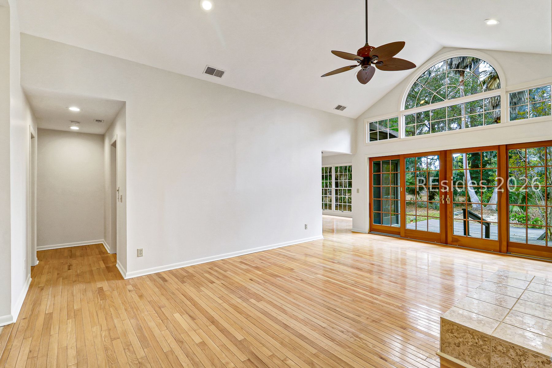 5 Narragansett Lane
