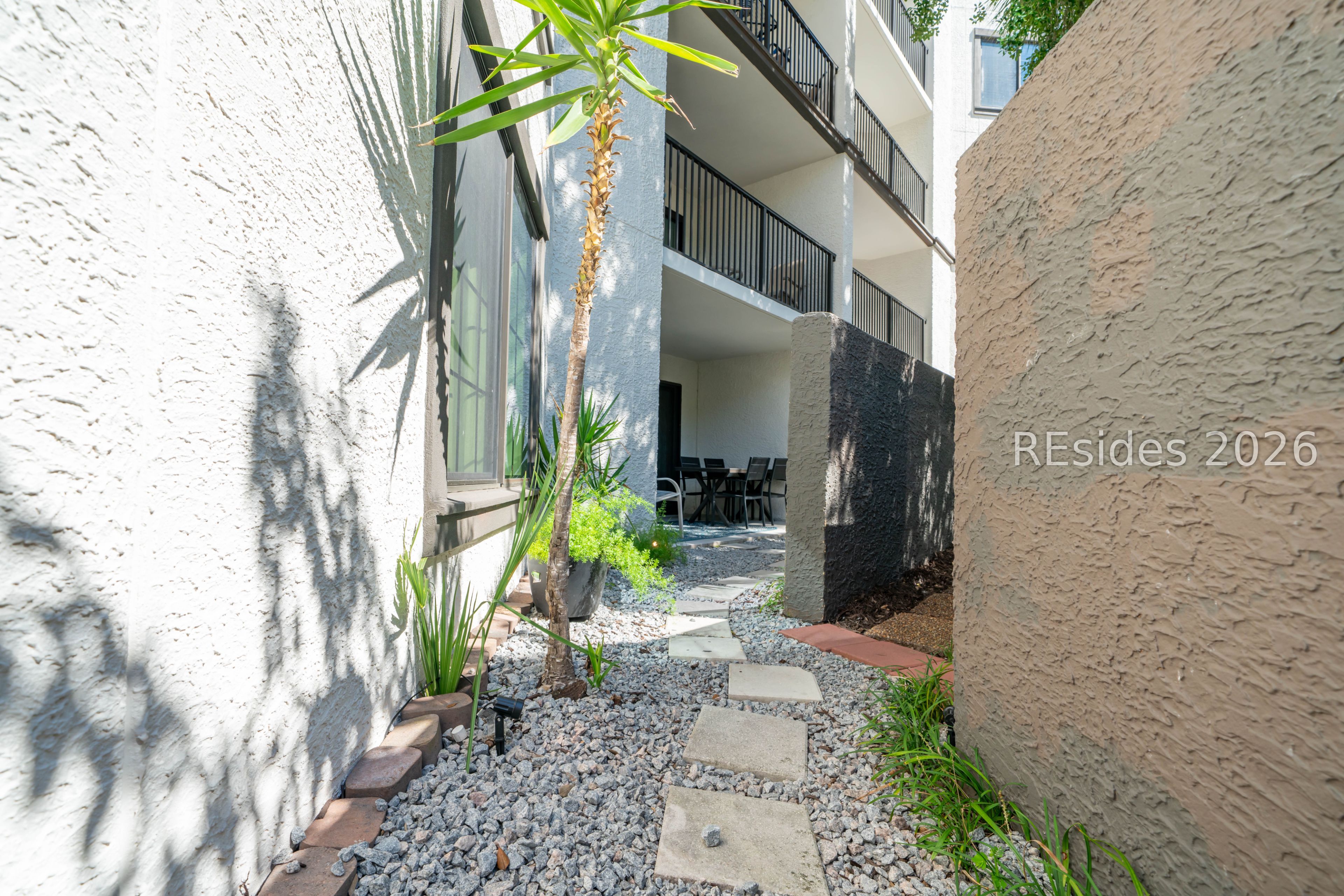 10 Lemoyne Avenue Unit: 101