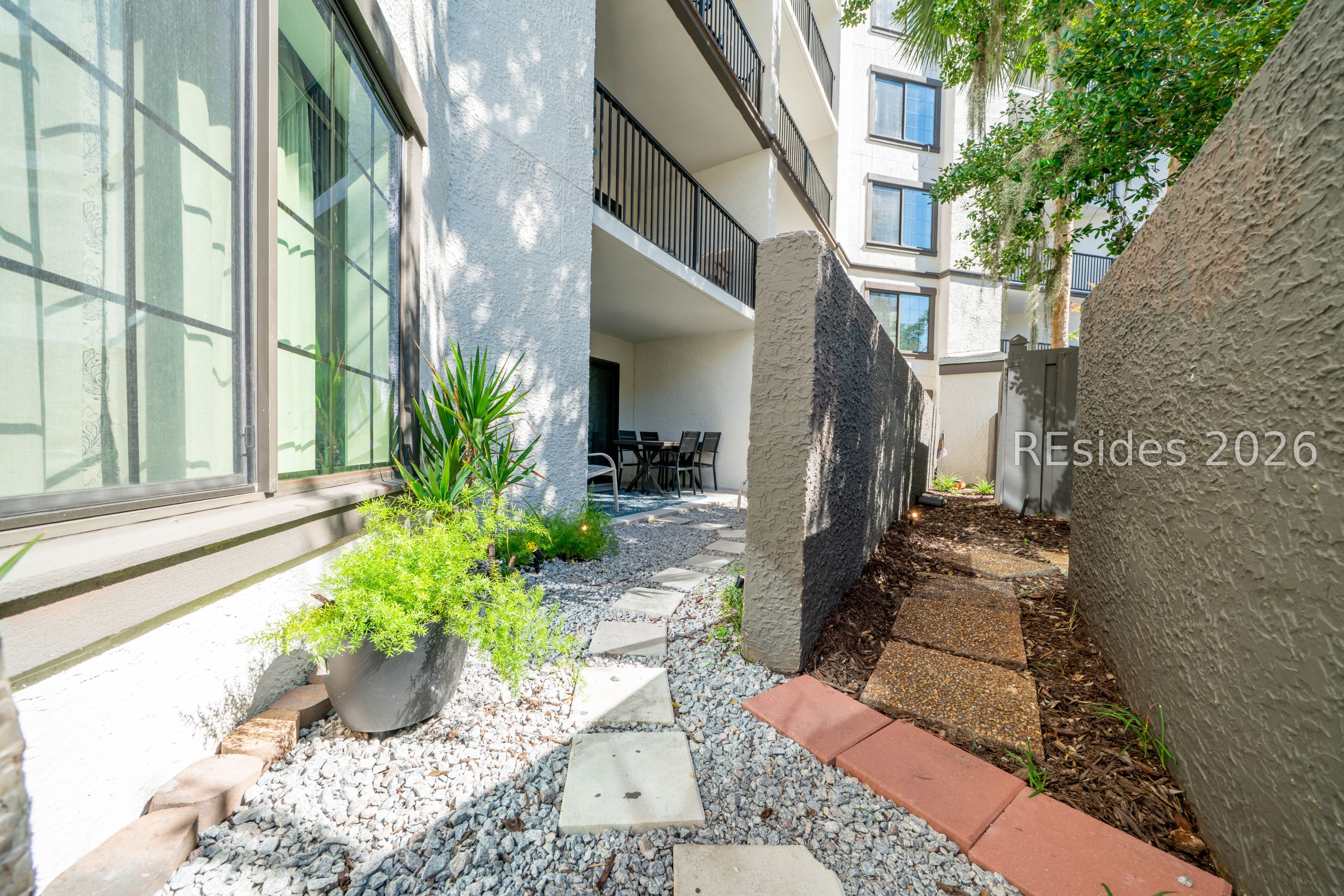 10 Lemoyne Avenue Unit: 101