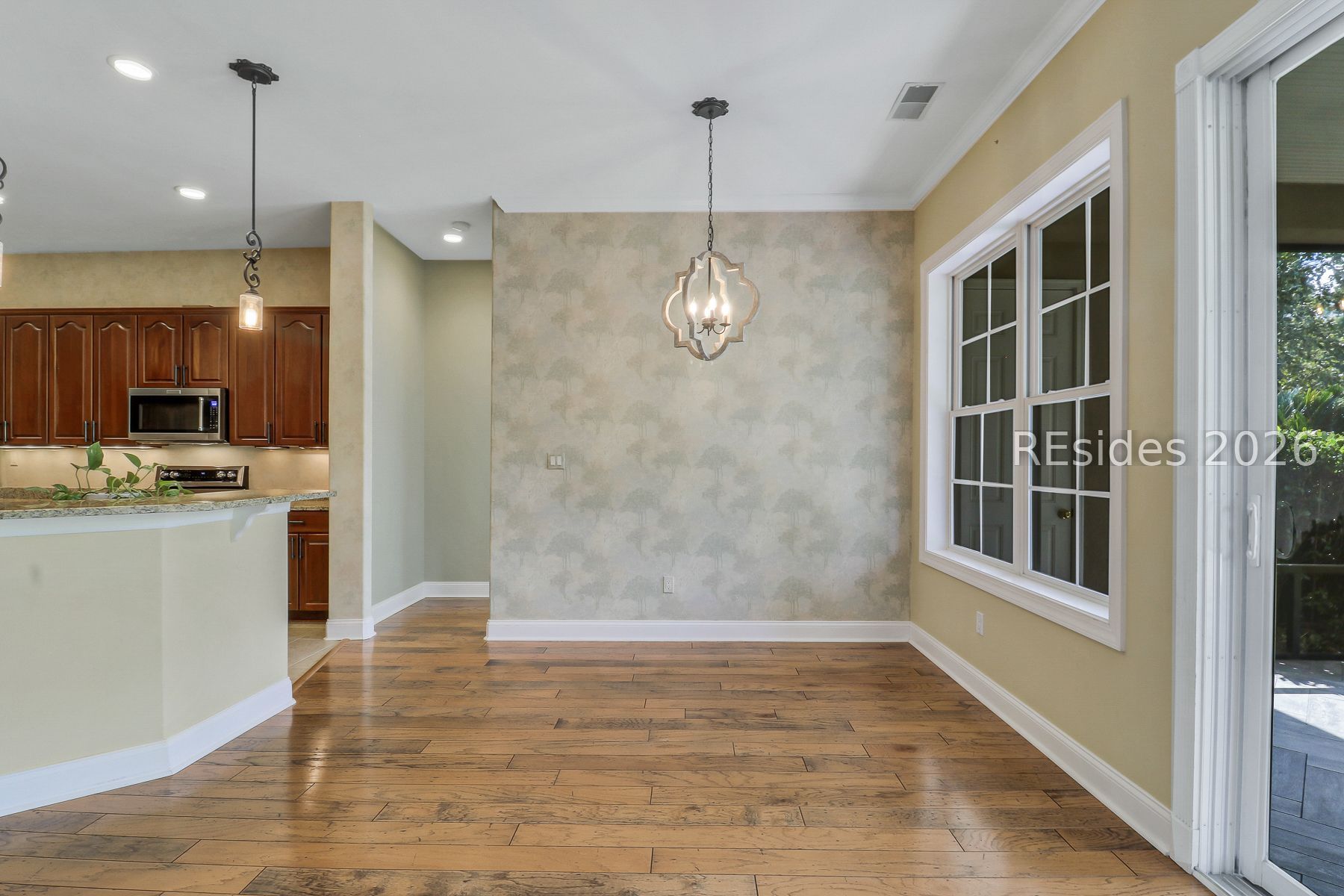 8 Weymouth Circle