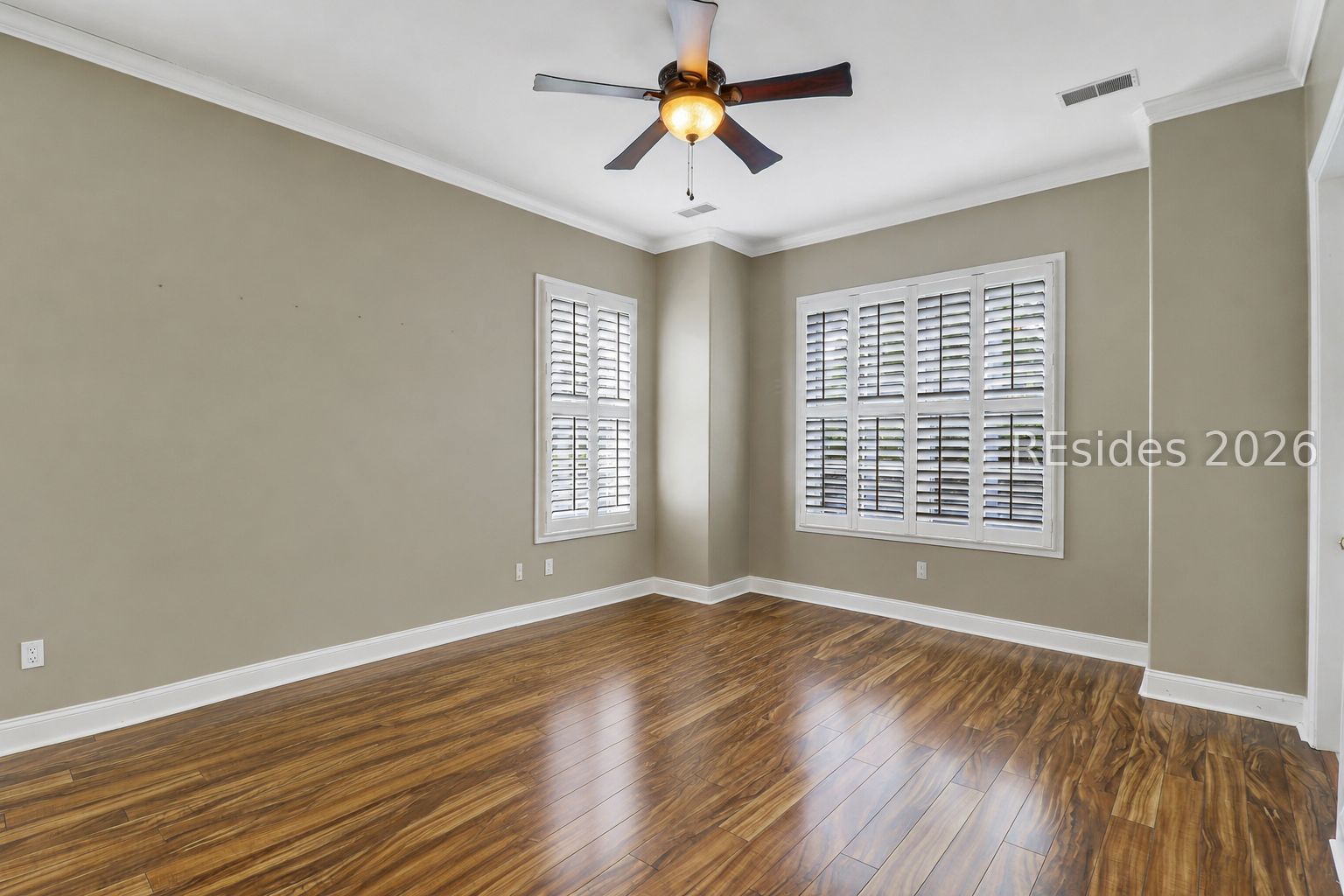 8 Weymouth Circle
