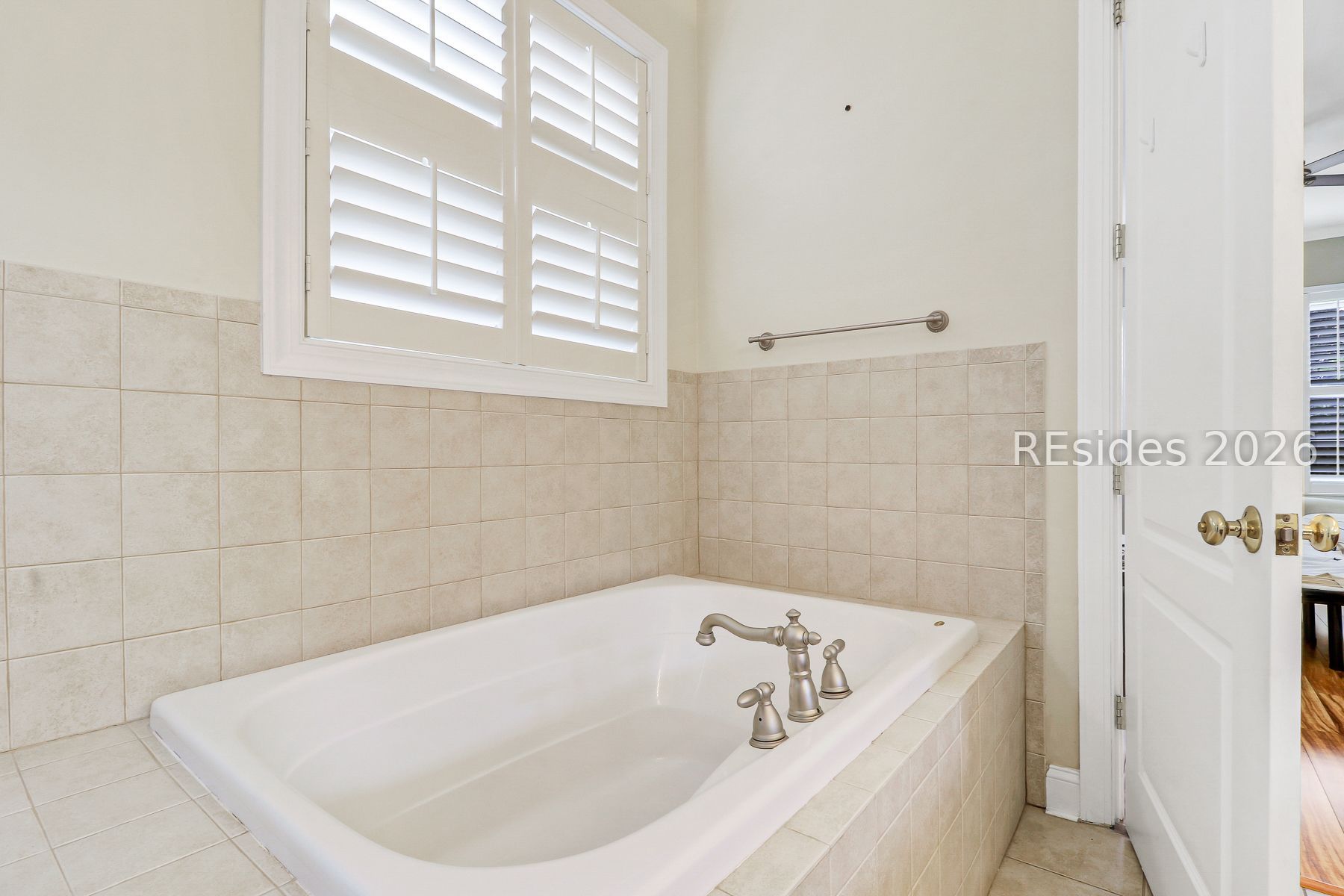 8 Weymouth Circle