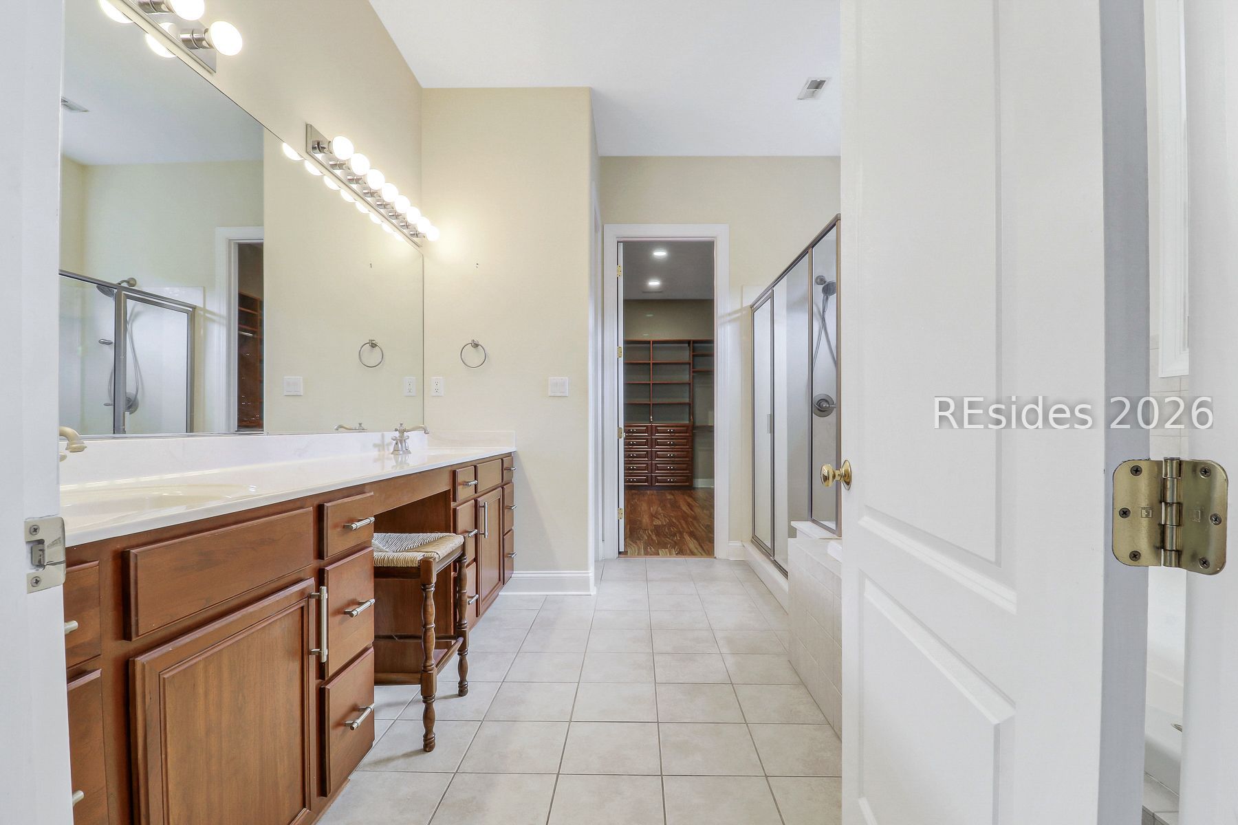 8 Weymouth Circle