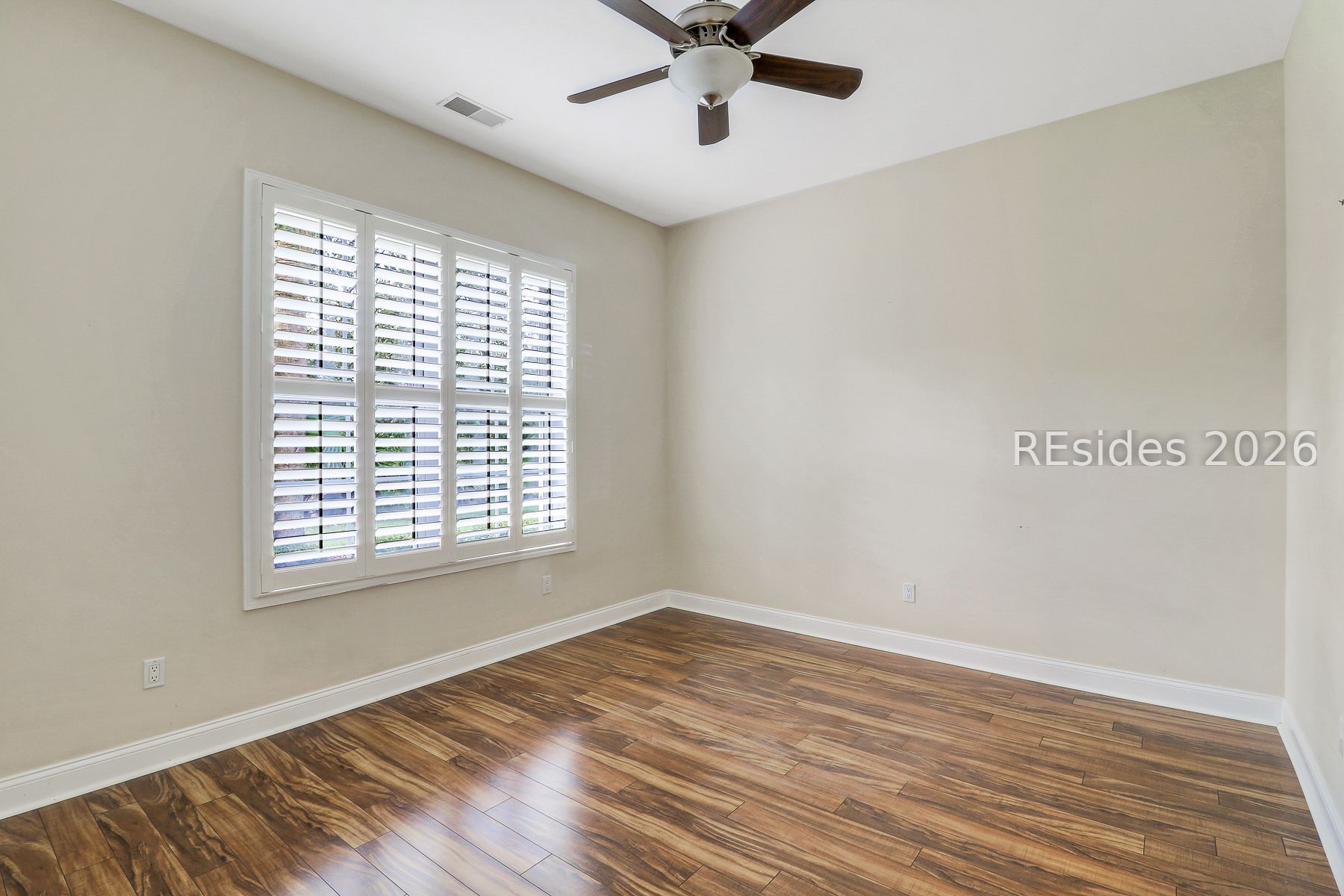 8 Weymouth Circle