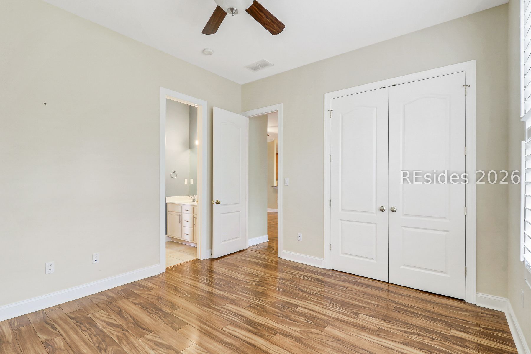 8 Weymouth Circle
