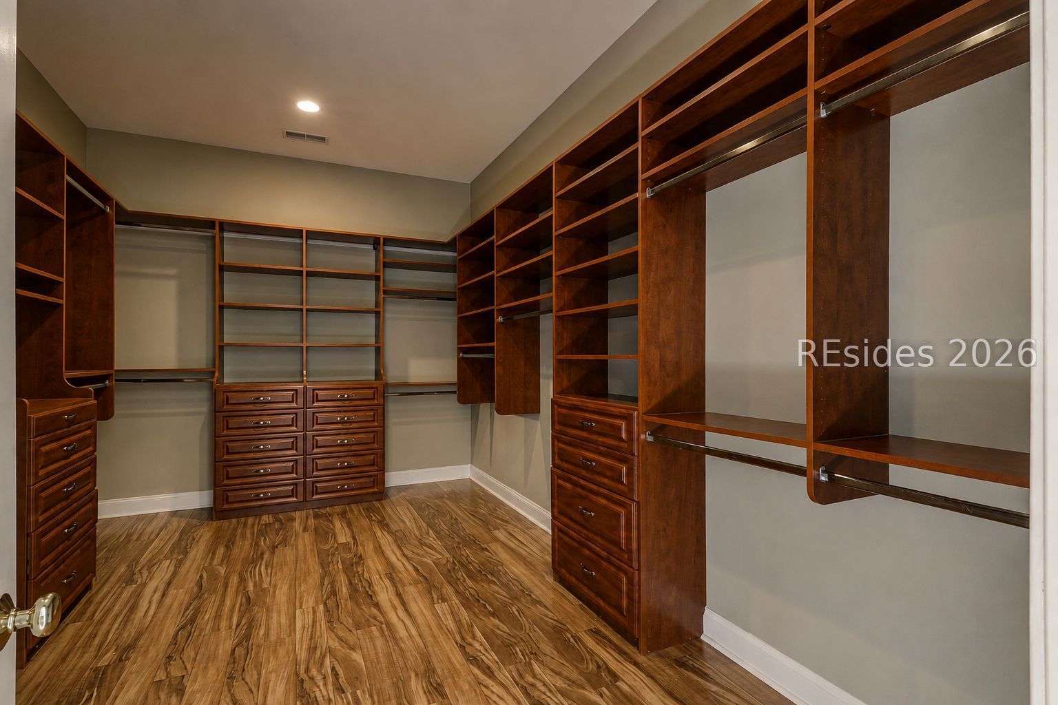 8 Weymouth Circle