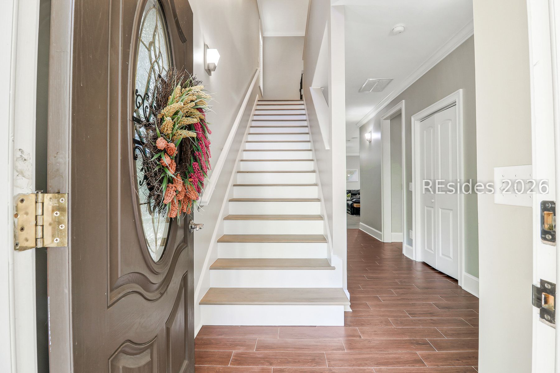 6 Gold Oak Drive