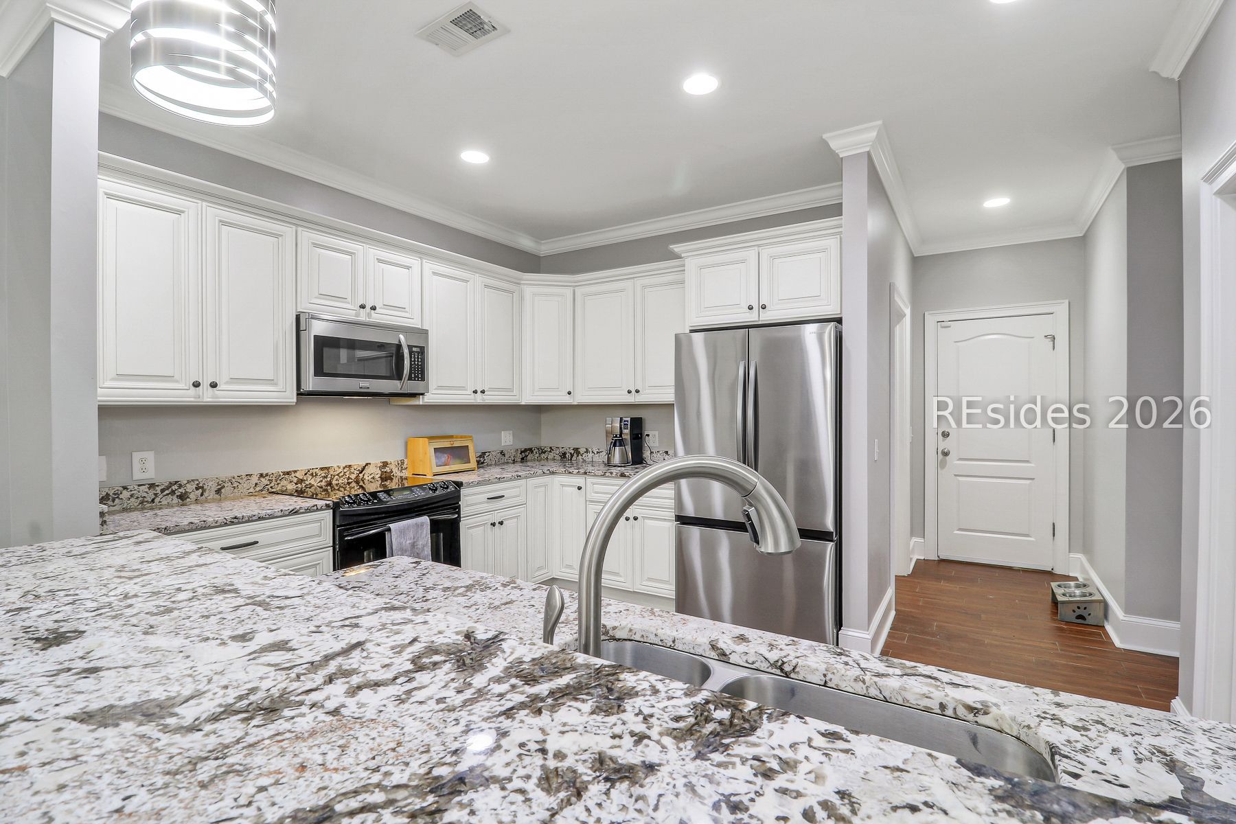 6 Gold Oak Drive