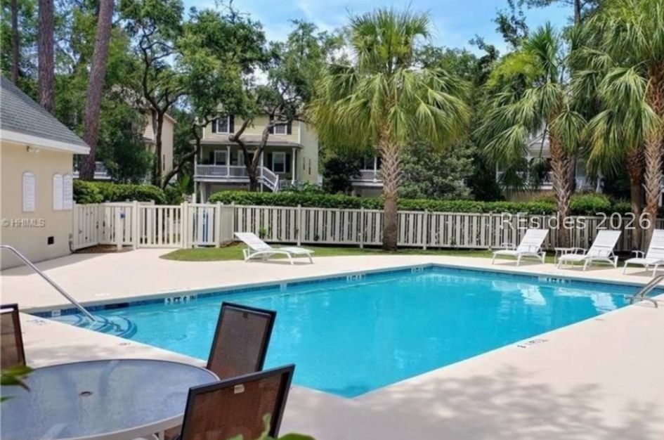 6 Gold Oak Drive