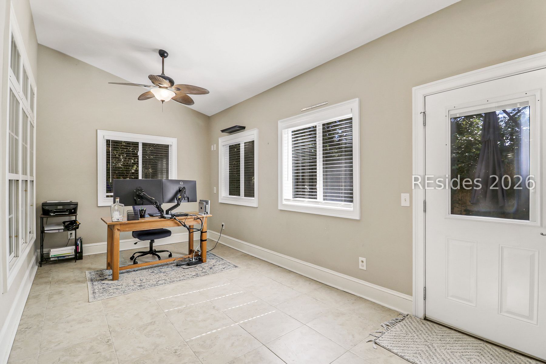 6 Gold Oak Drive