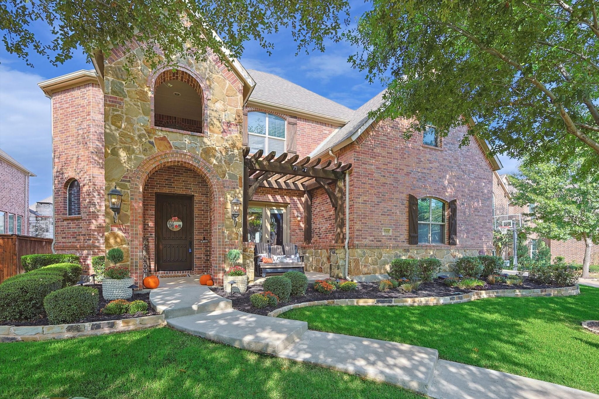 9144 Penny Lane