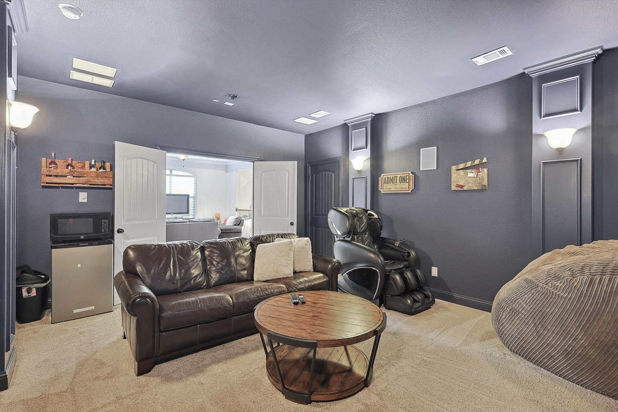 9144 Penny Lane