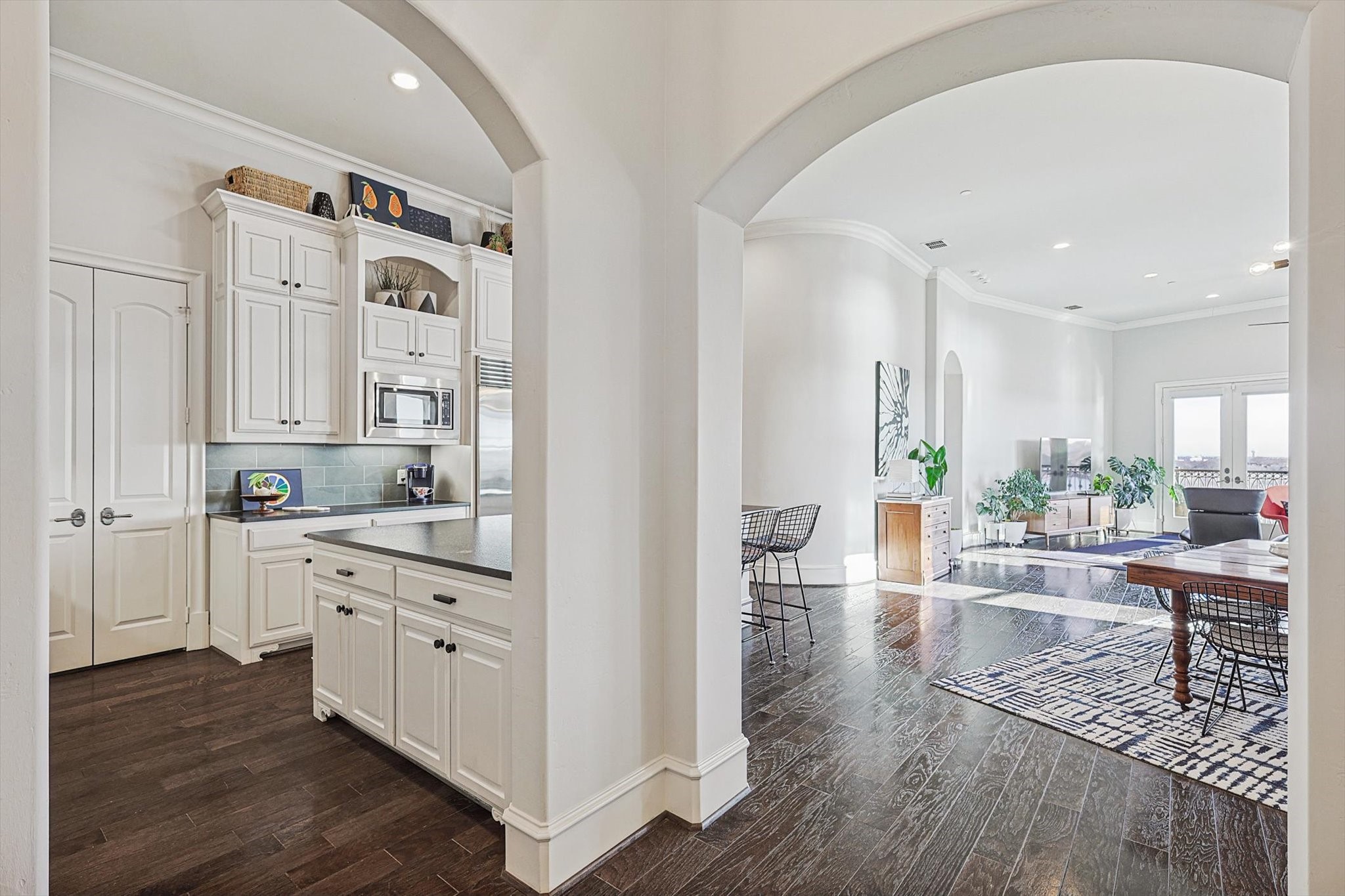 6601 Mediterranean Drive 6401