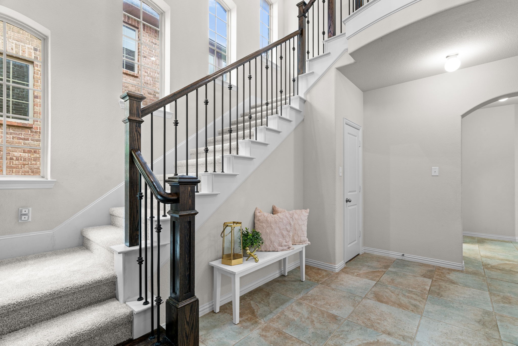 921 Montgomery Way