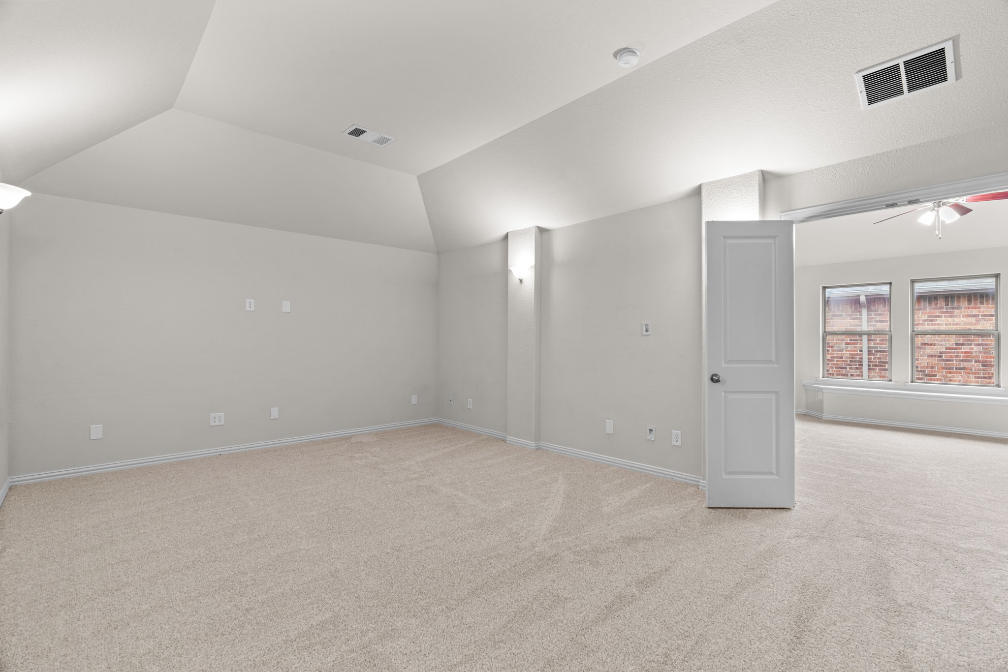 921 Montgomery Way