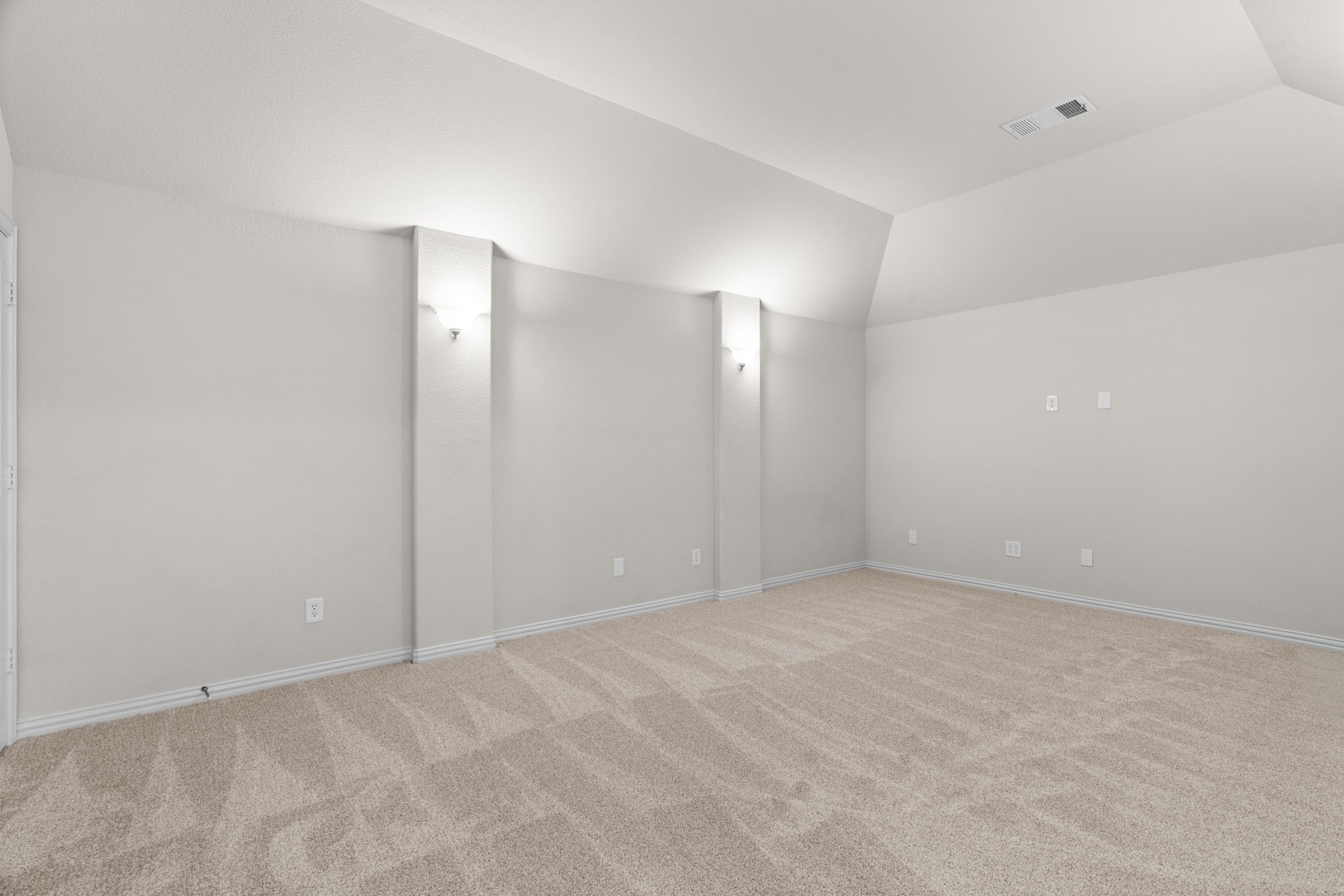921 Montgomery Way