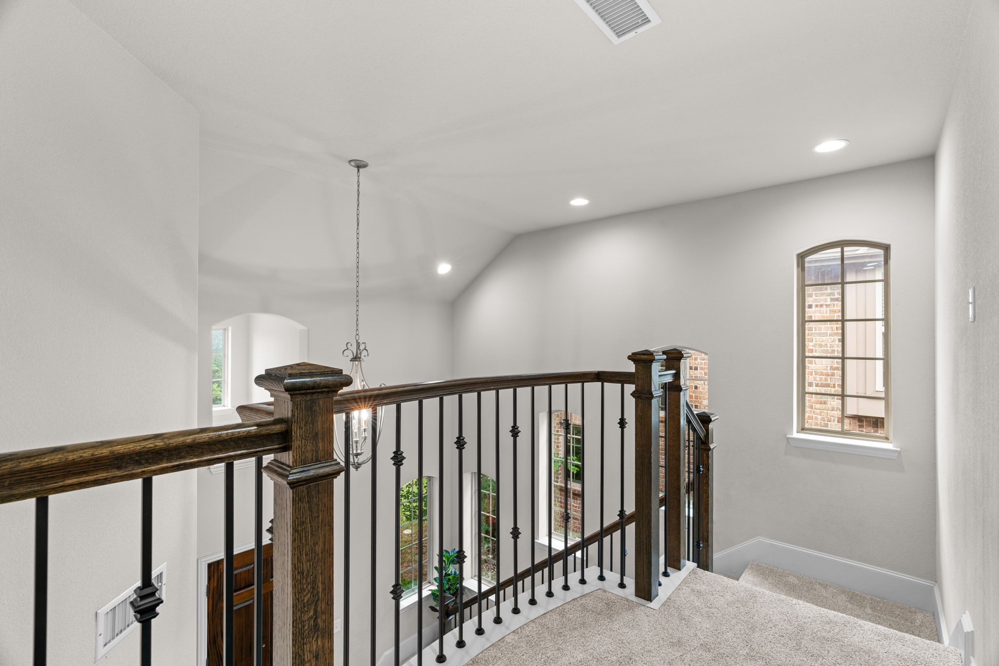 921 Montgomery Way