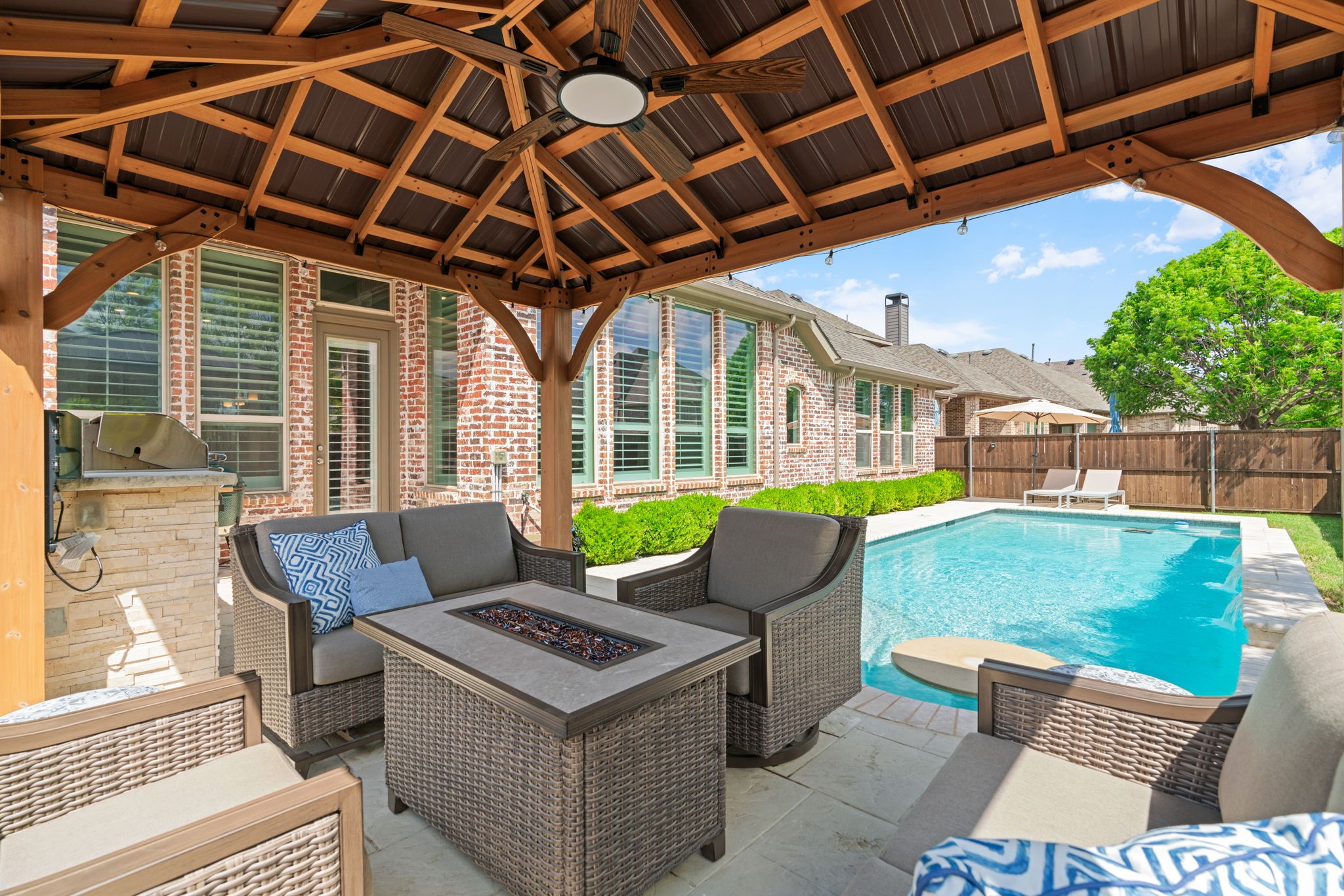 1008 Highpoint Way