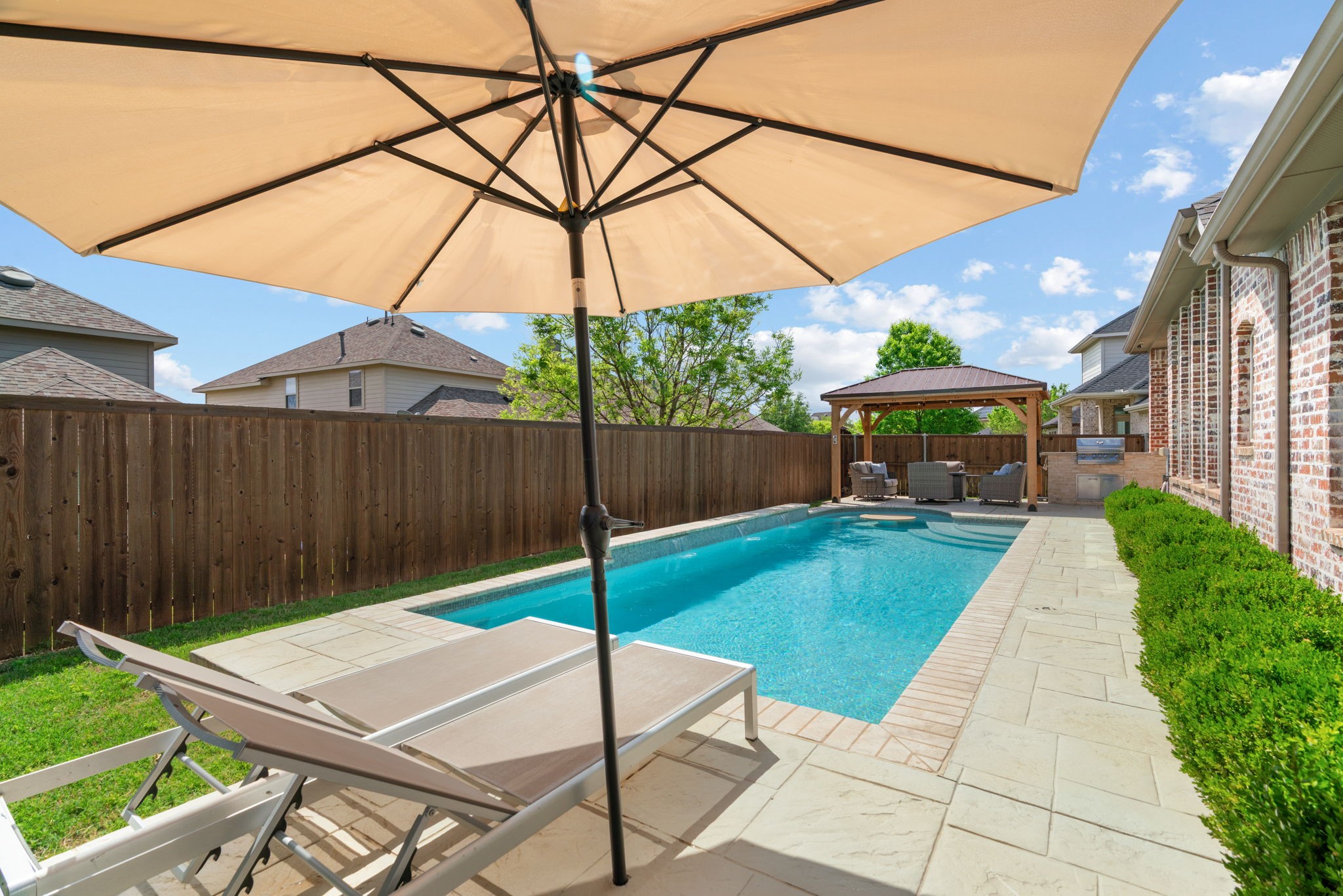 1008 Highpoint Way