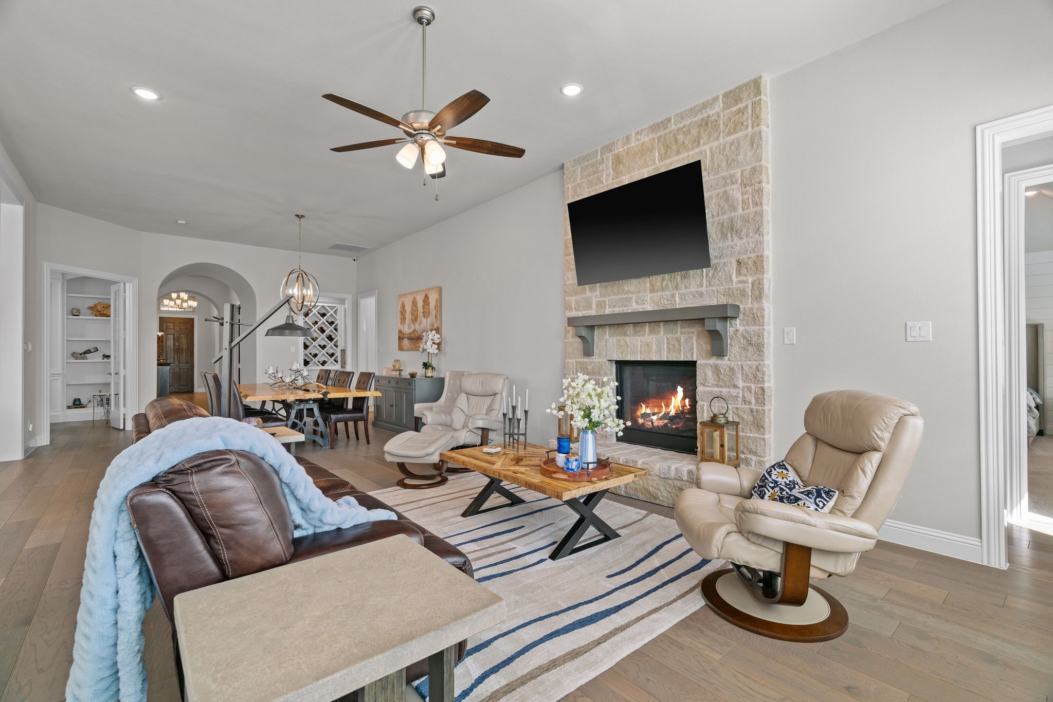 1008 Highpoint Way