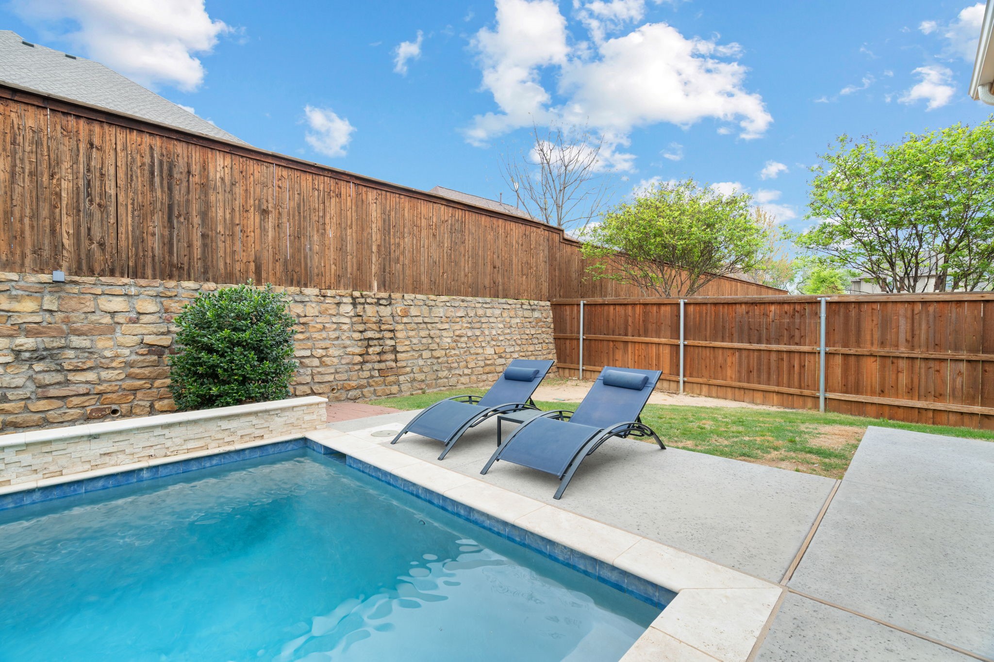 9409 Blackpine Court