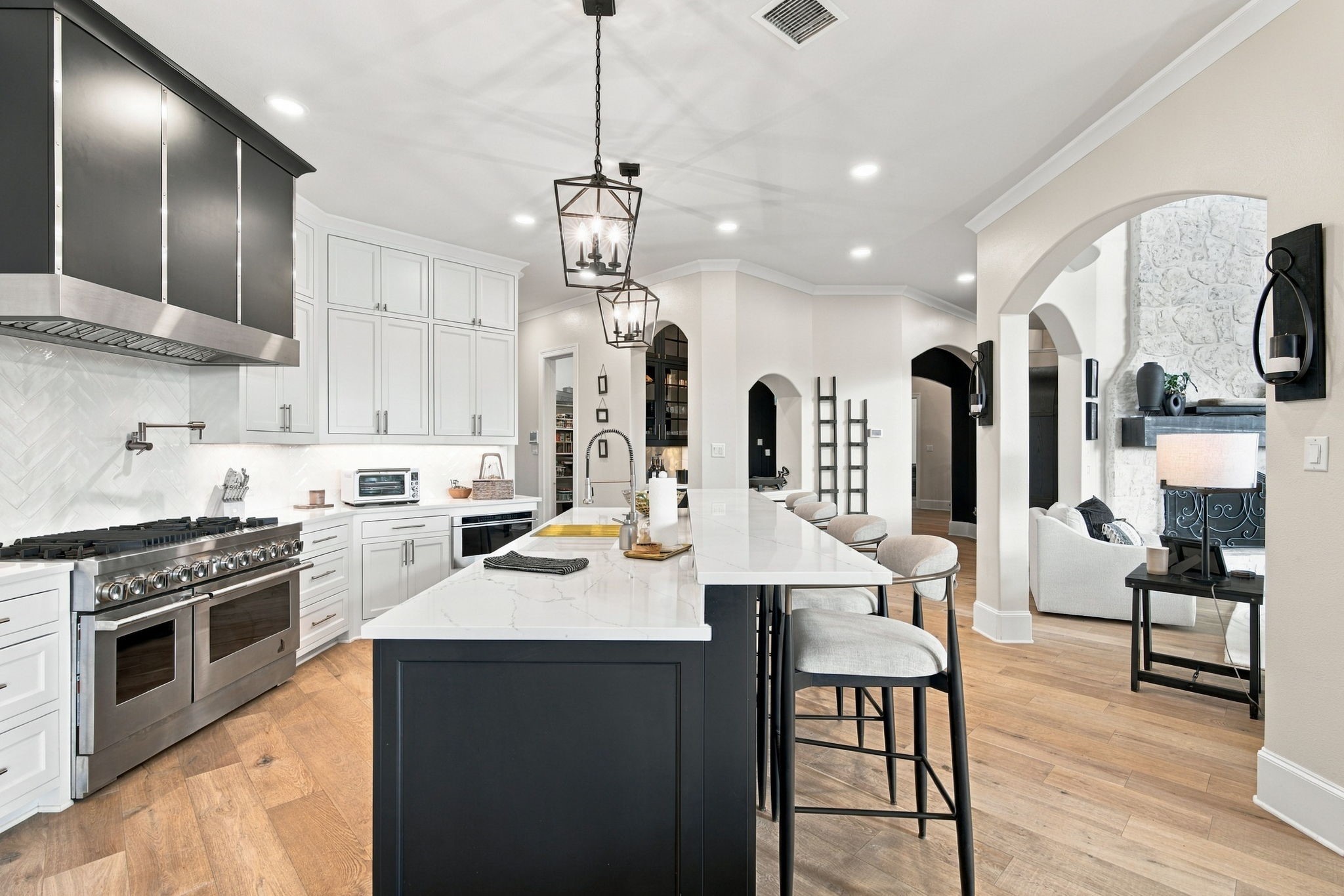 8450 Canyon Crossing