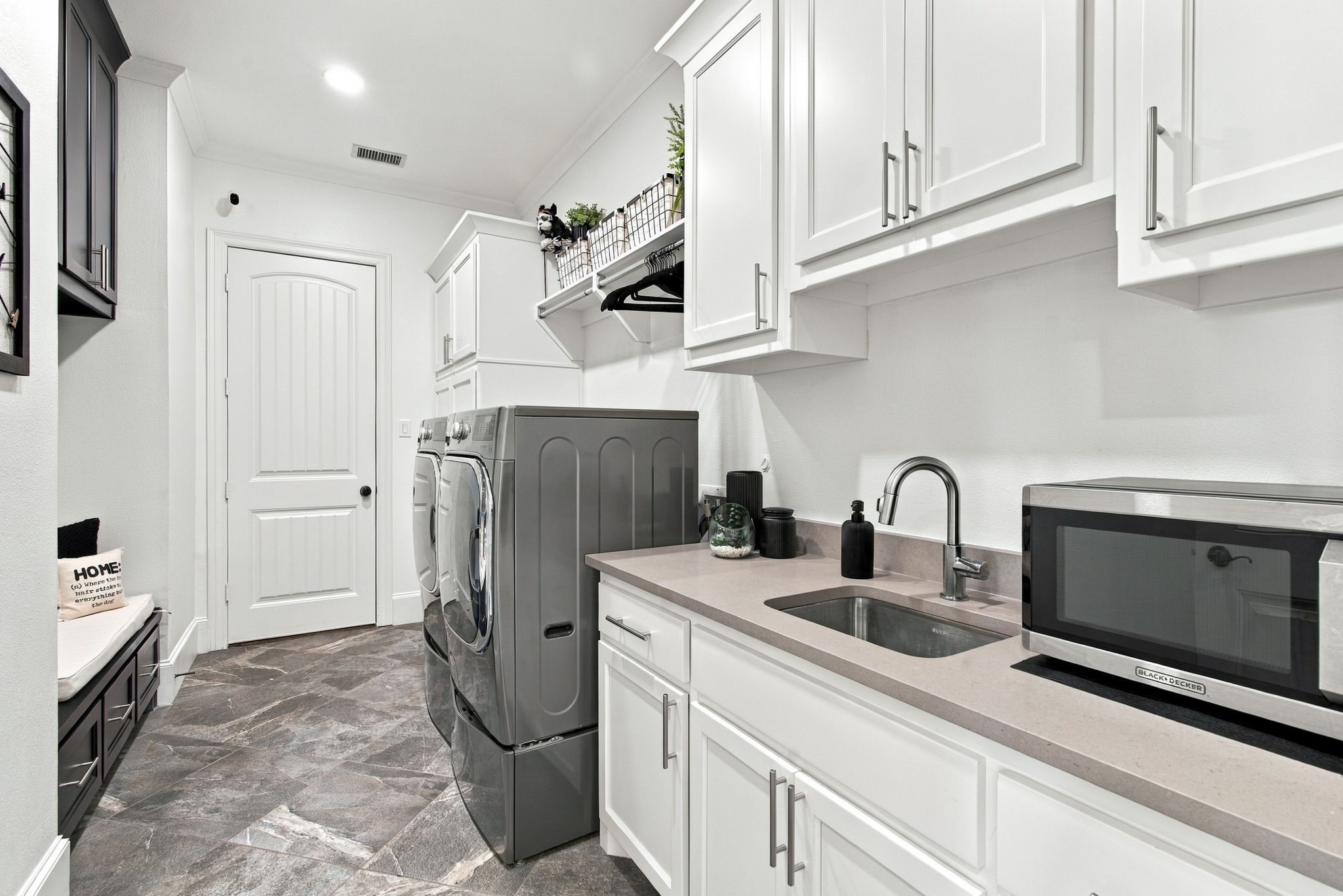 8450 Canyon Crossing