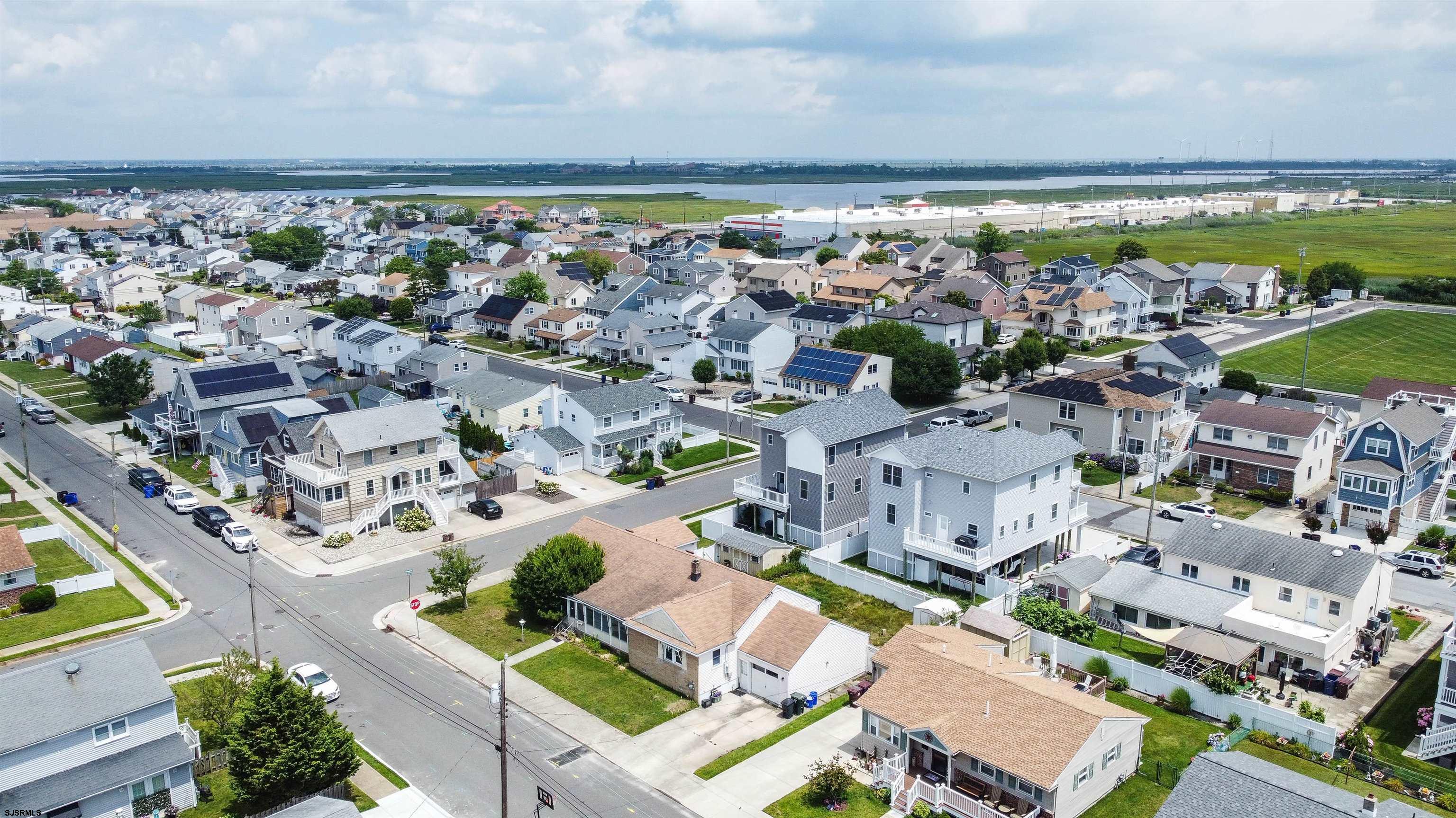 417 N Somerset Ave Ave