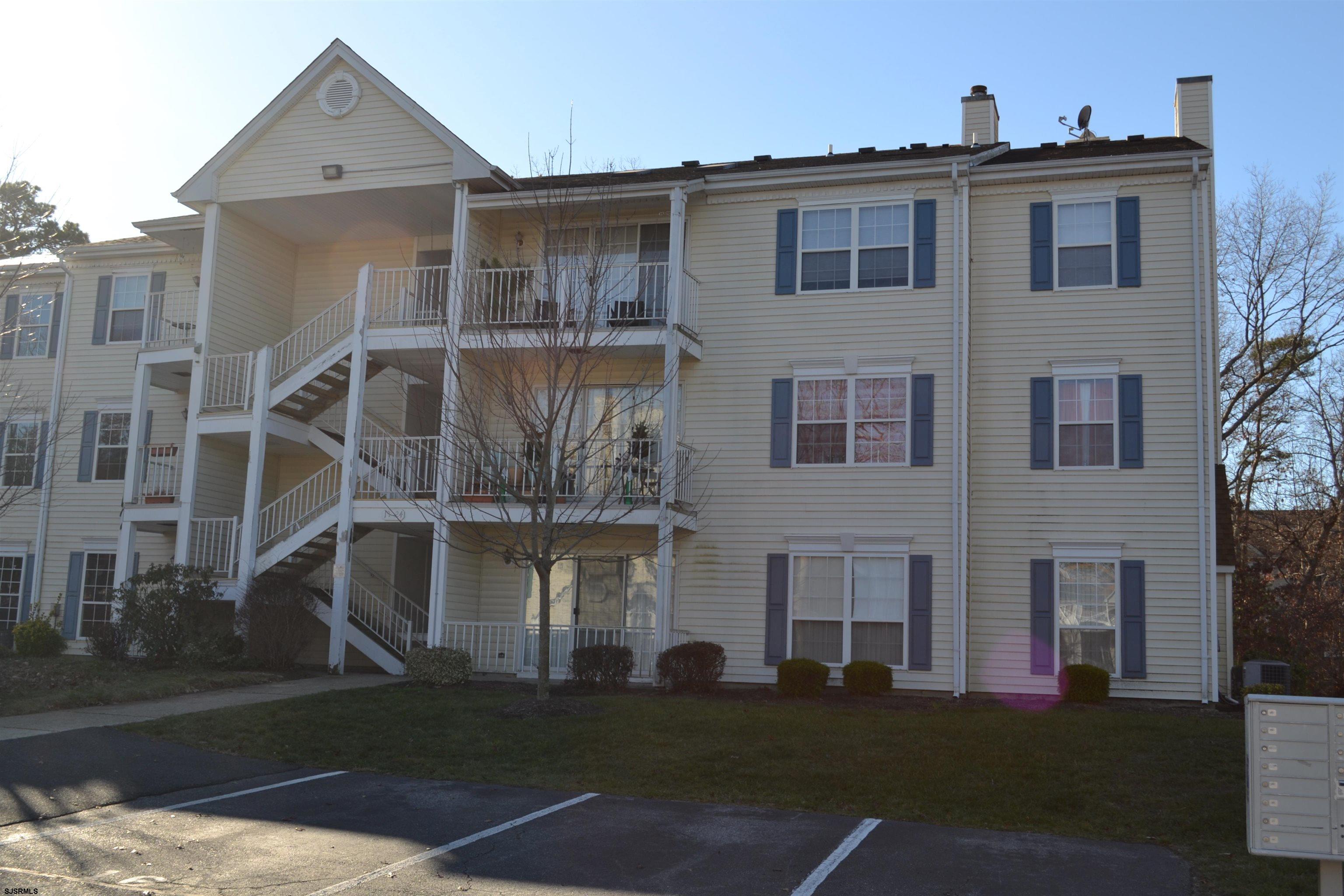 22 Apache Ct Unit: 22