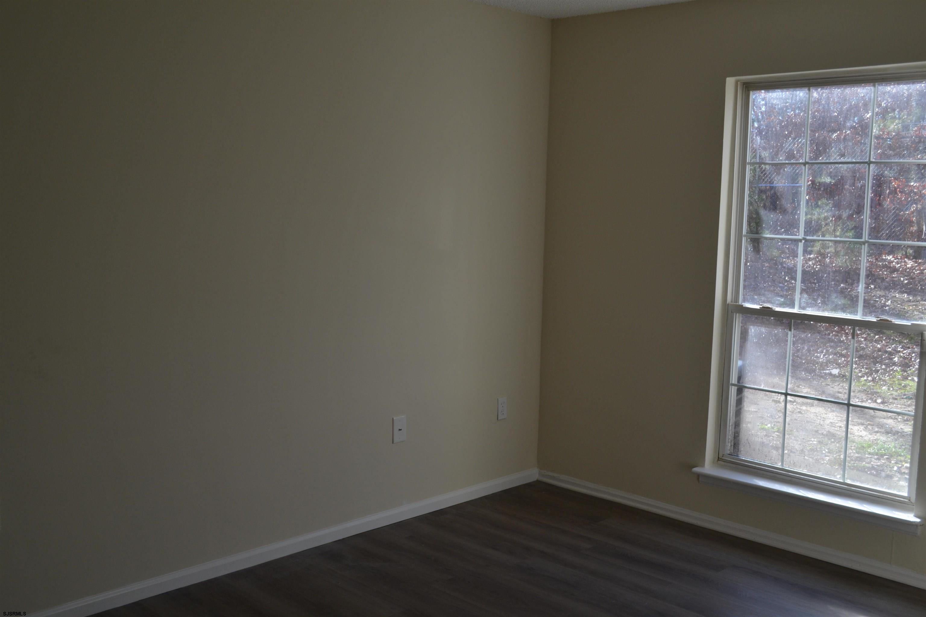 22 Apache Ct Unit: 22