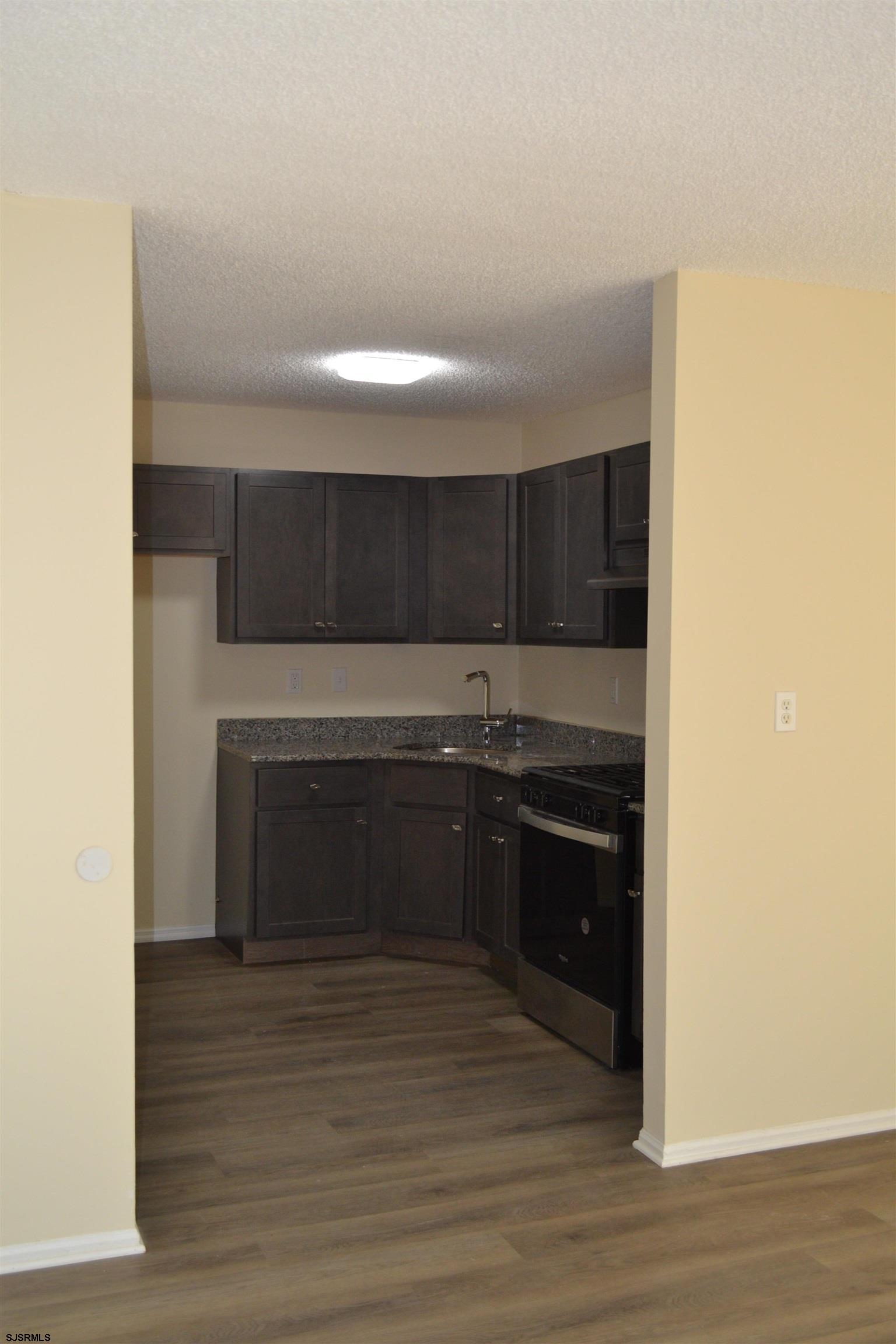 22 Apache Ct Unit: 22