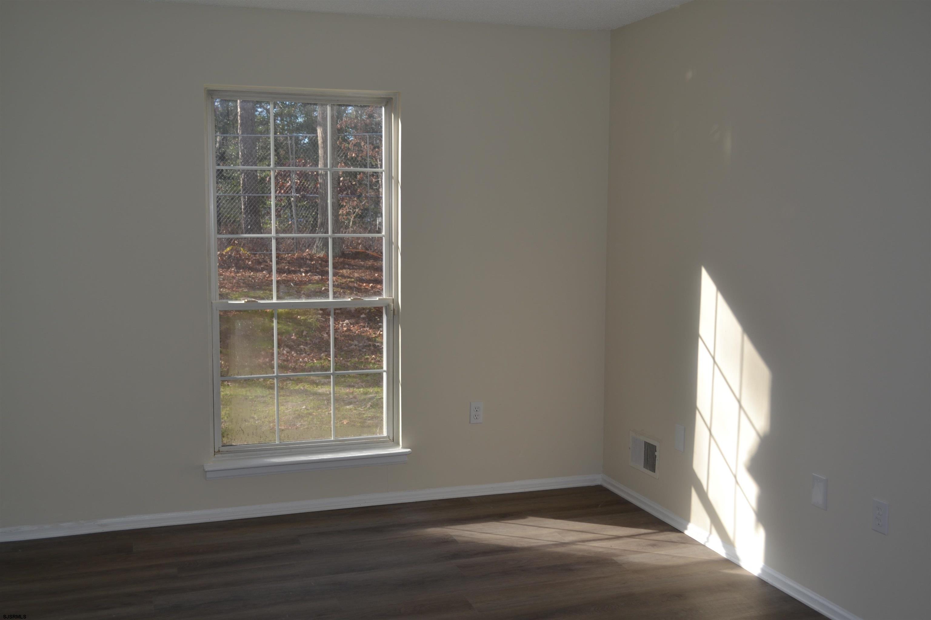 22 Apache Ct Unit: 22