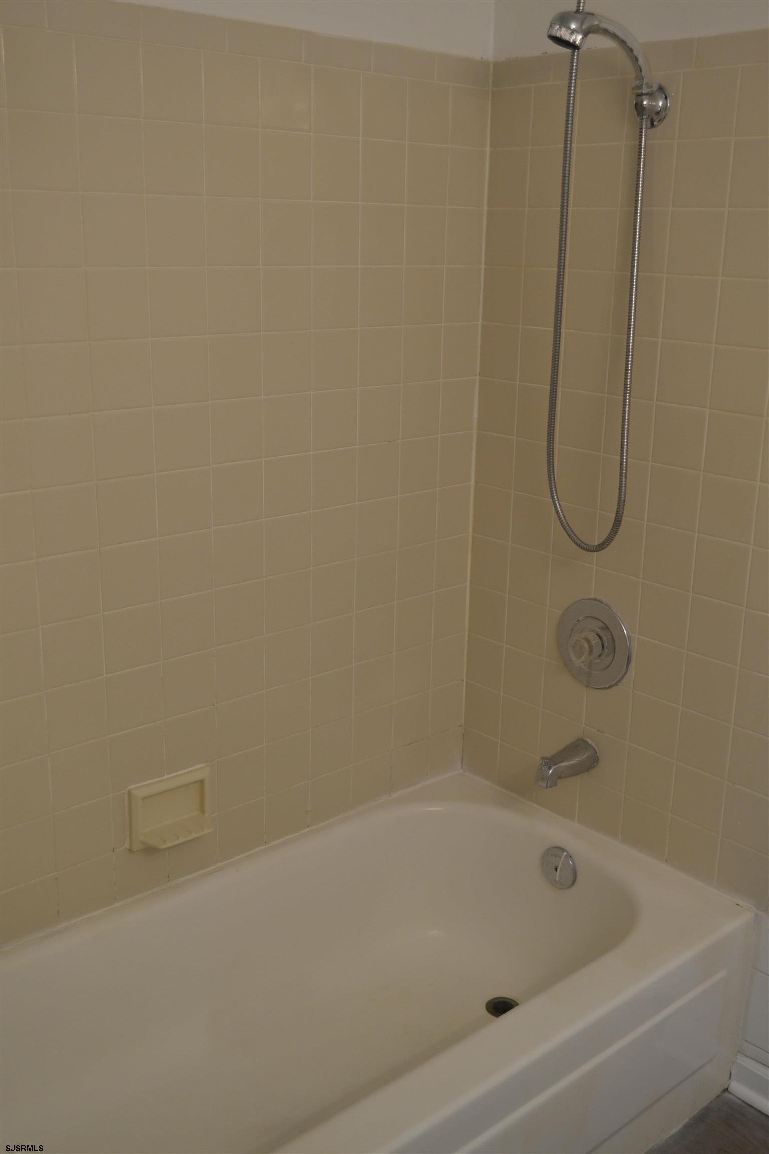 22 Apache Ct Unit: 22