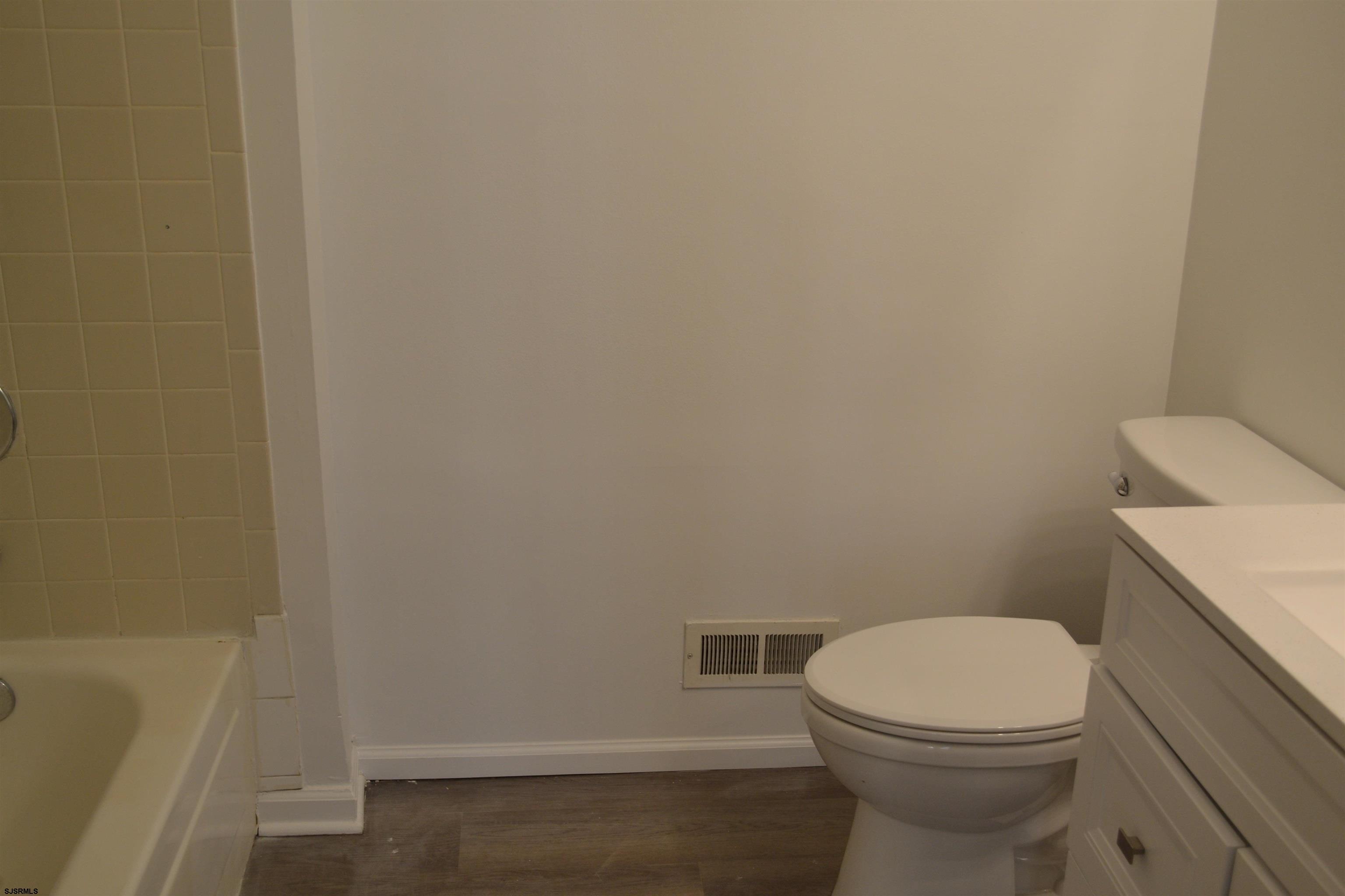 22 Apache Ct Unit: 22