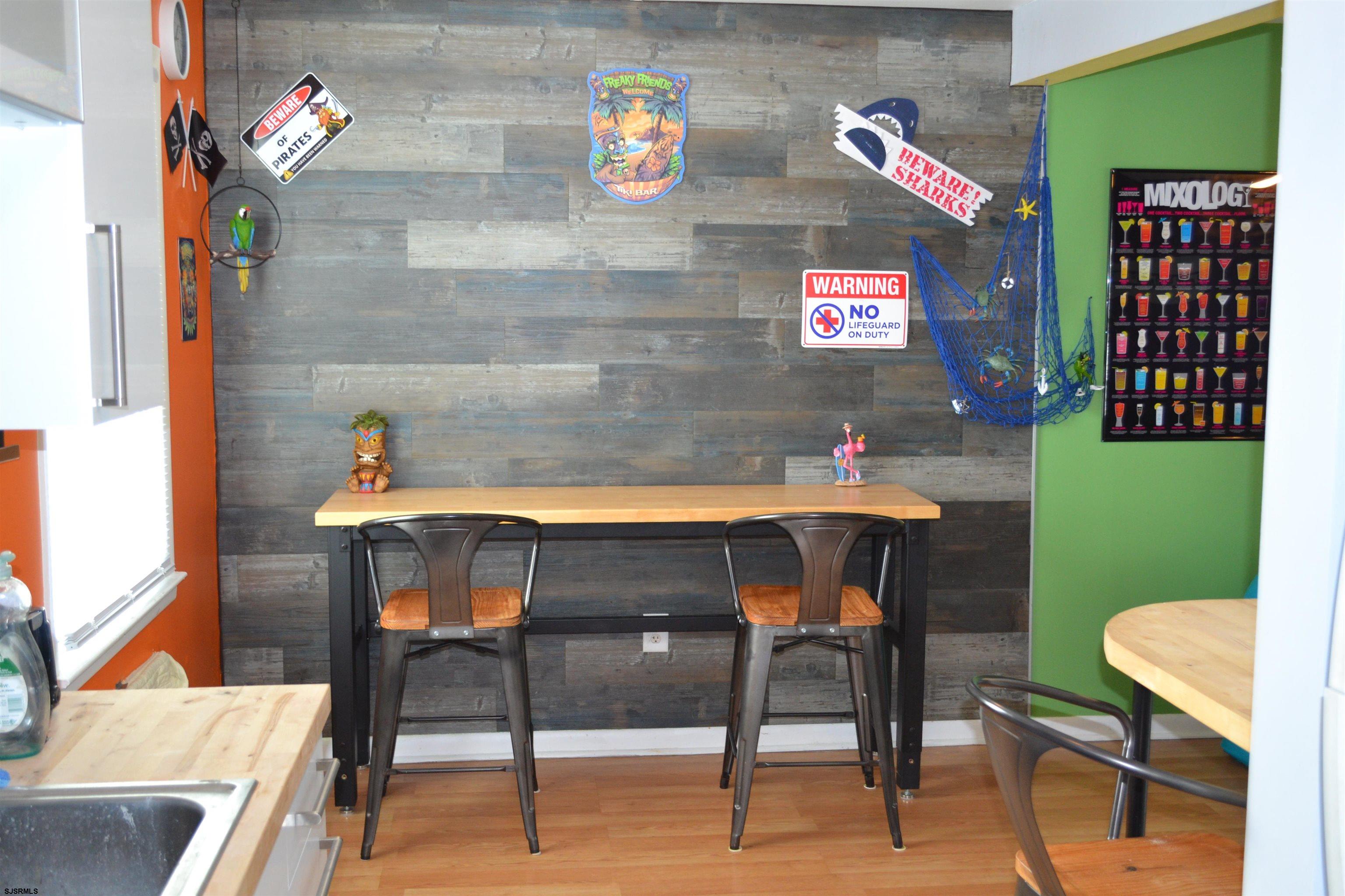 6 N Newport Unit: B4