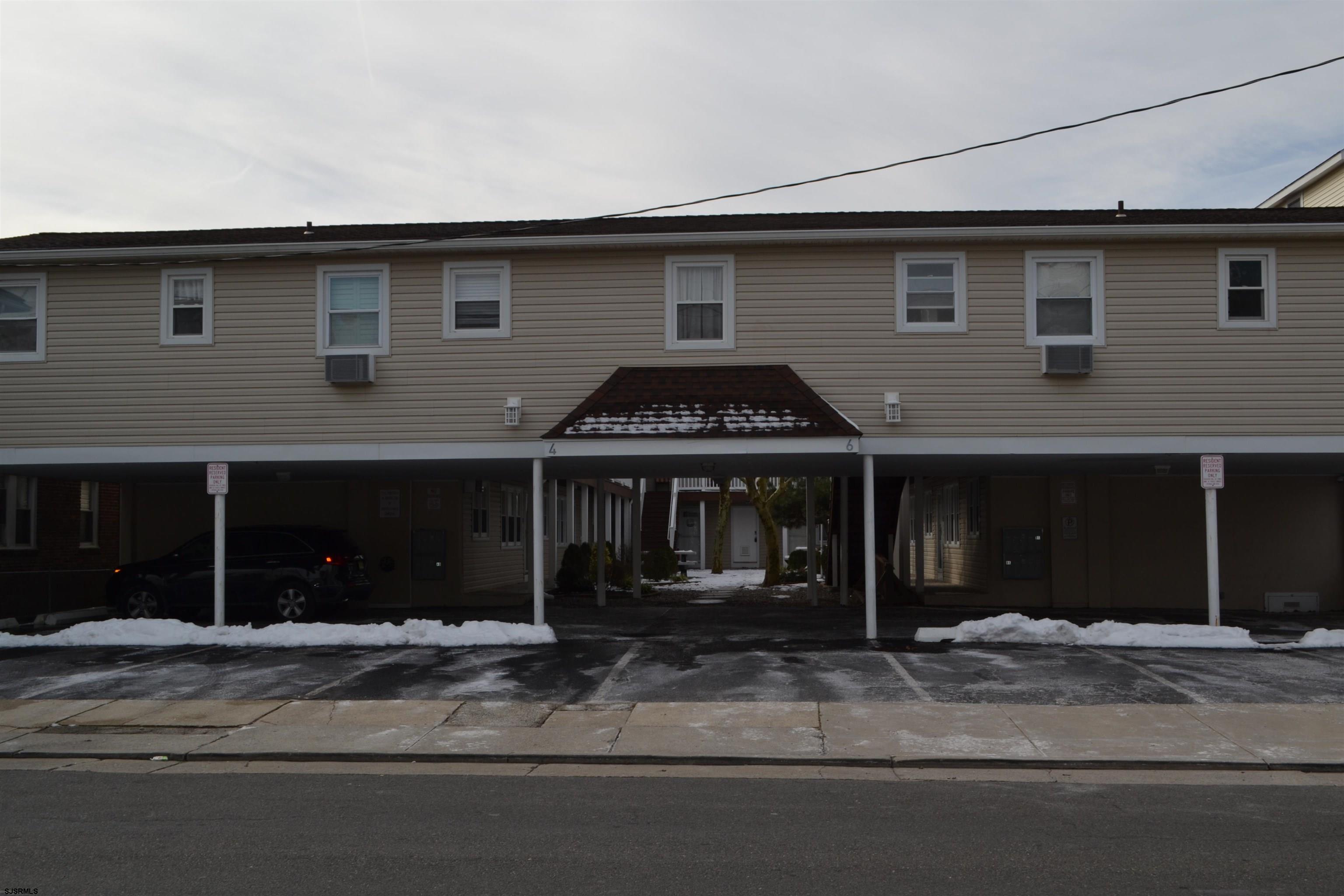 6 N Newport Unit: B4