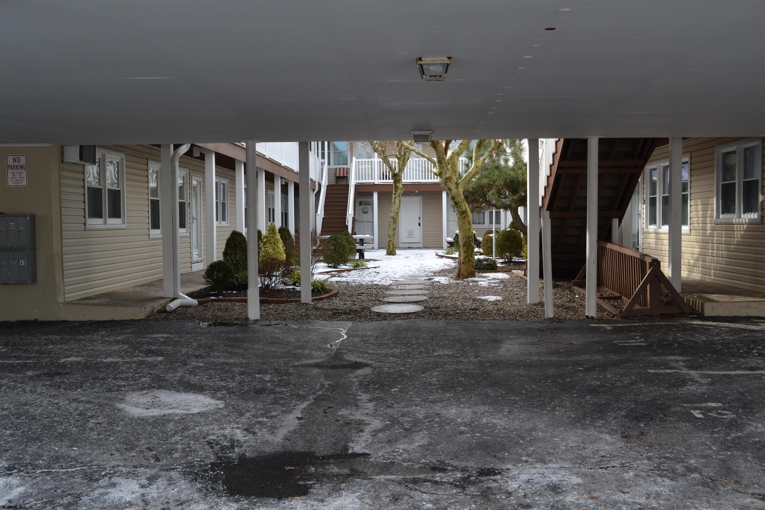 6 N Newport Unit: B4