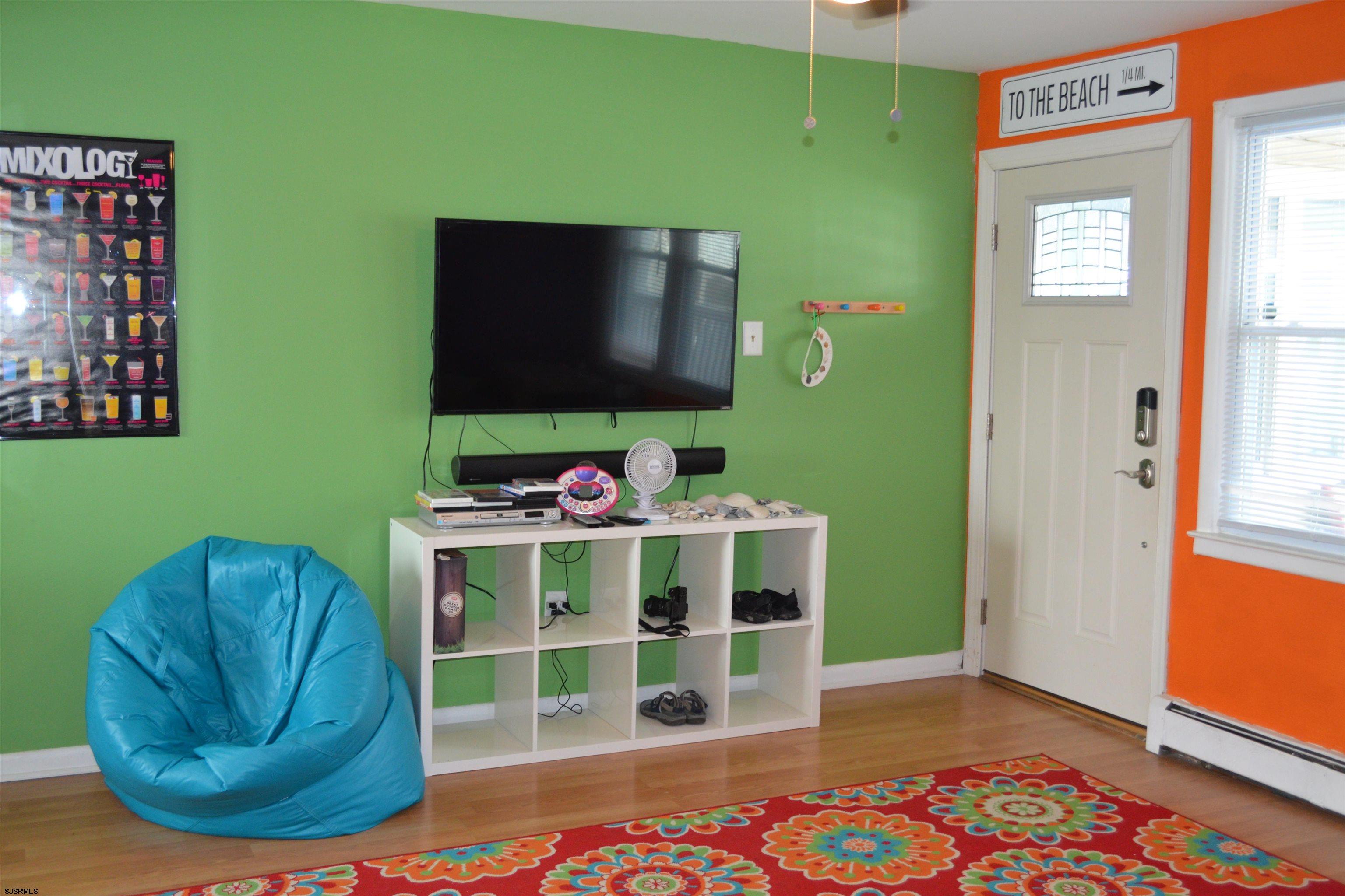 6 N Newport Unit: B4