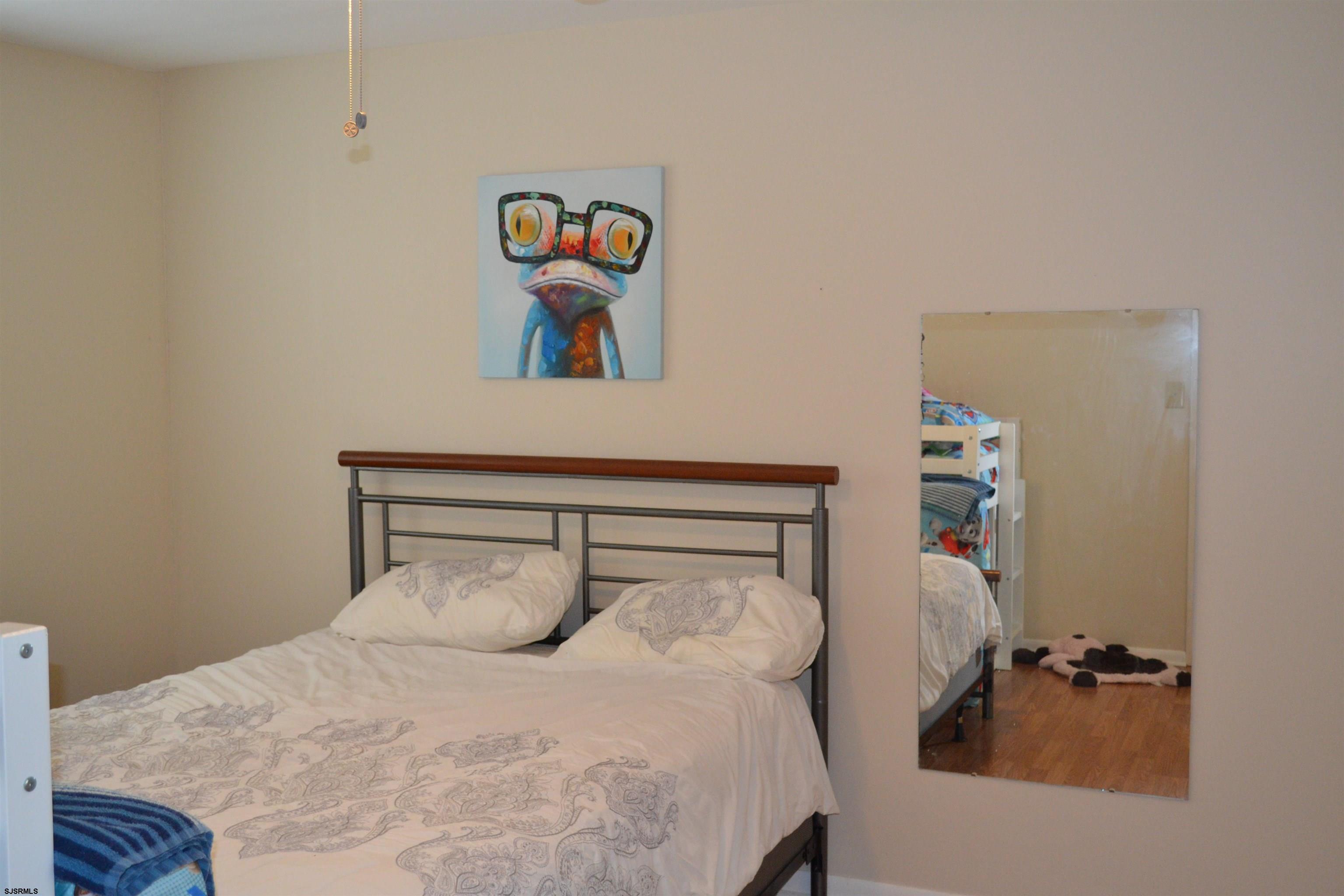 6 N Newport Unit: B4