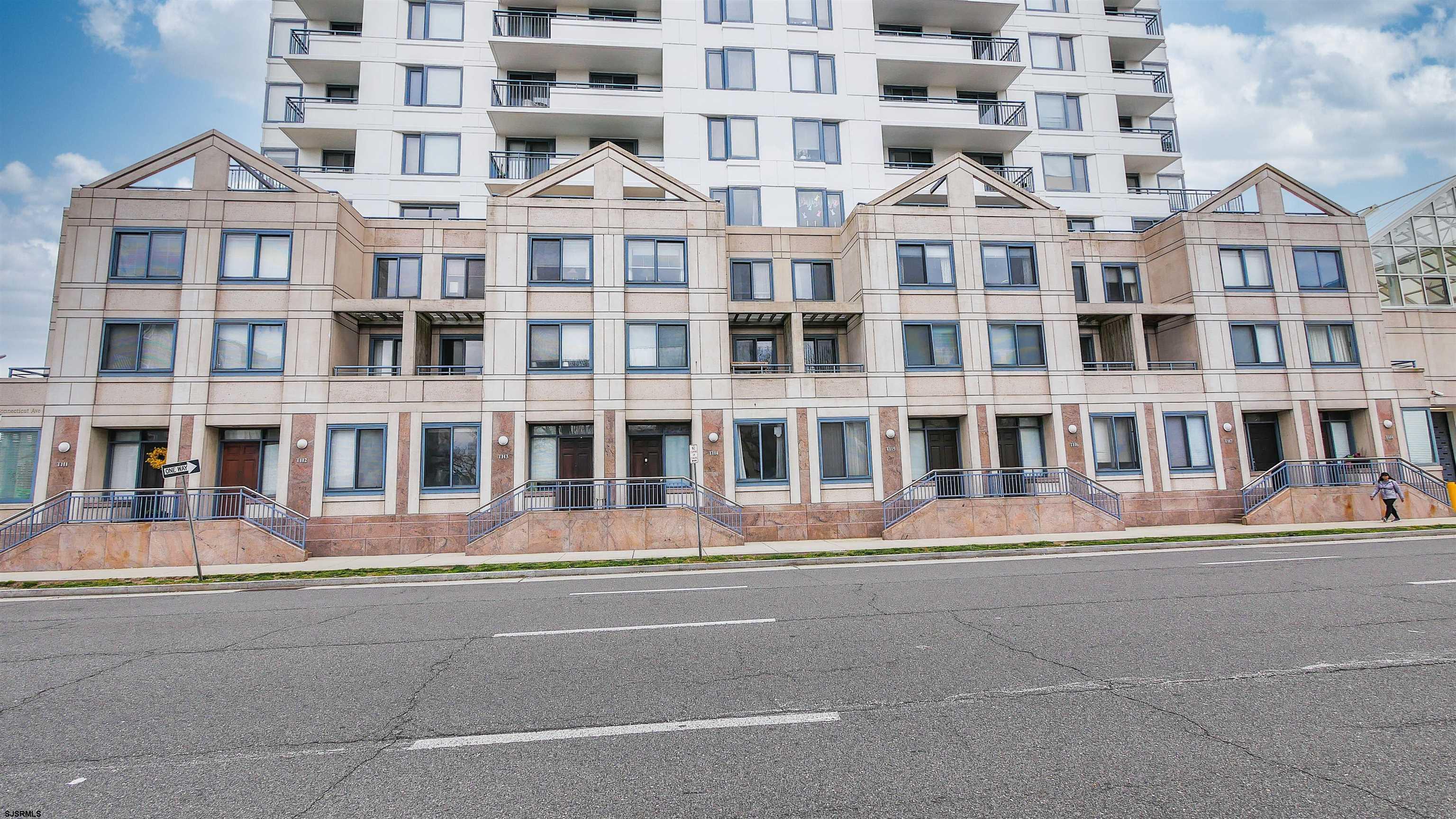 526 Pacific Ave Unit: TH4