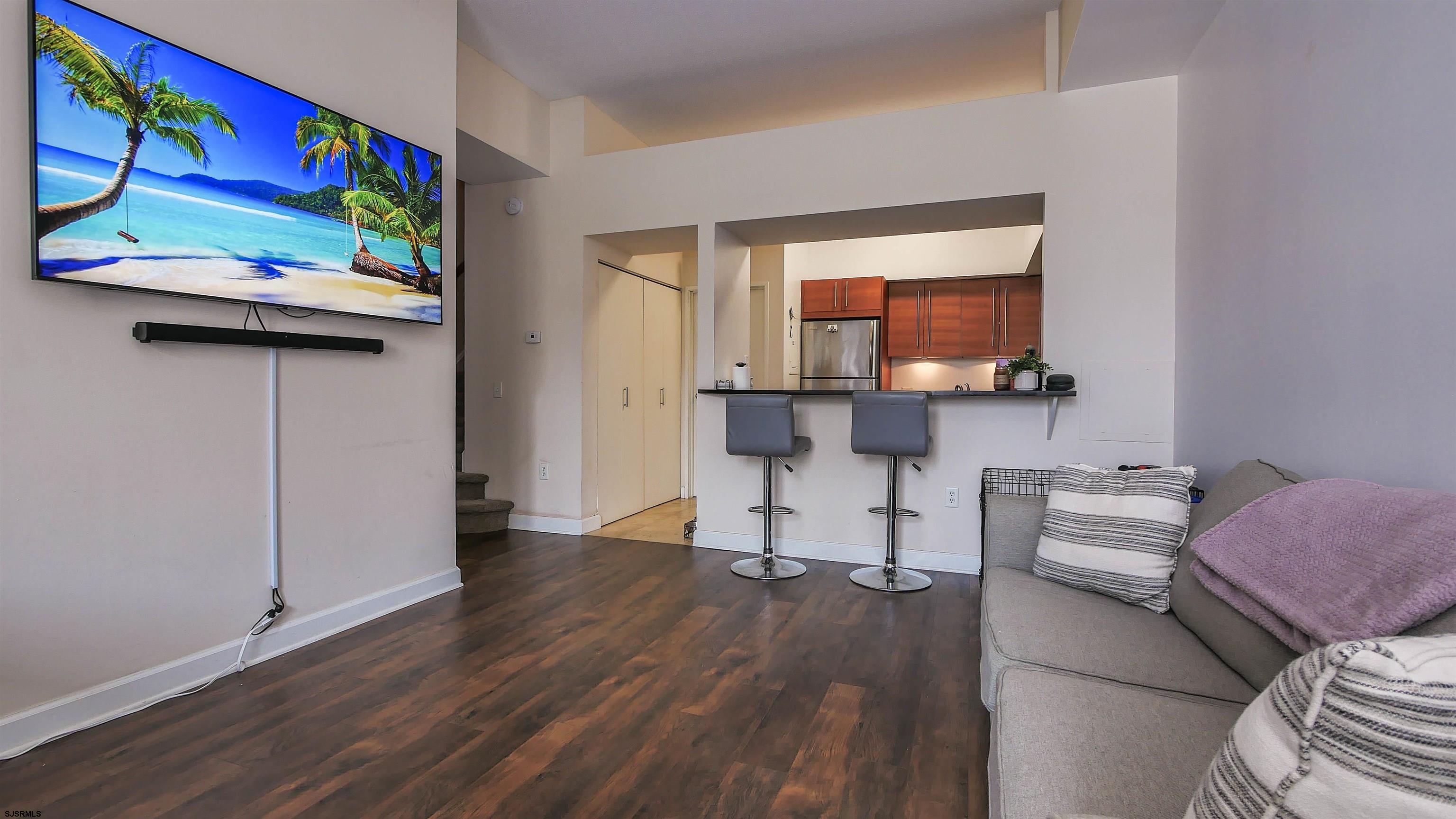 526 Pacific Ave Unit: TH4