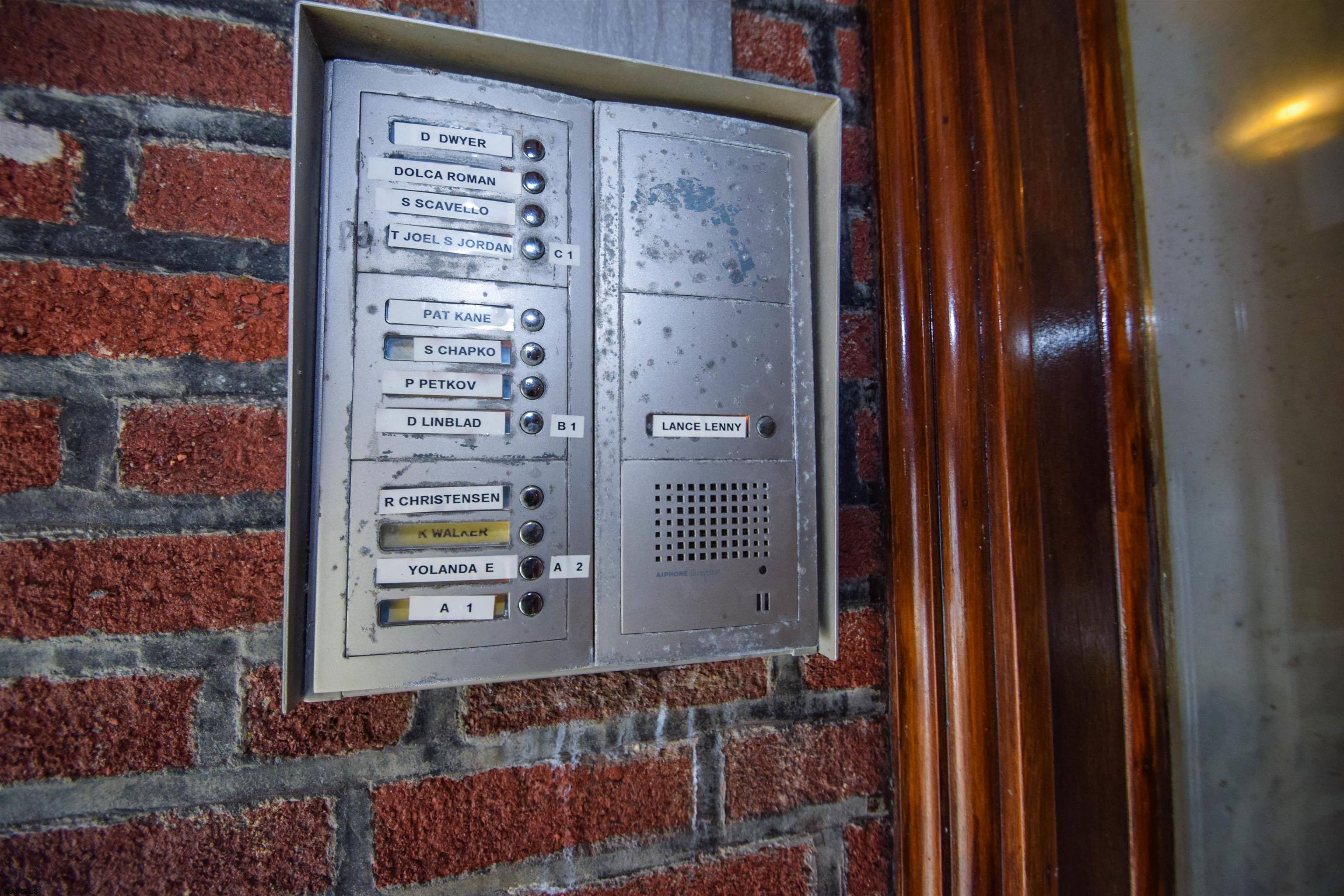 4401 Atlantic Ave Unit: B4